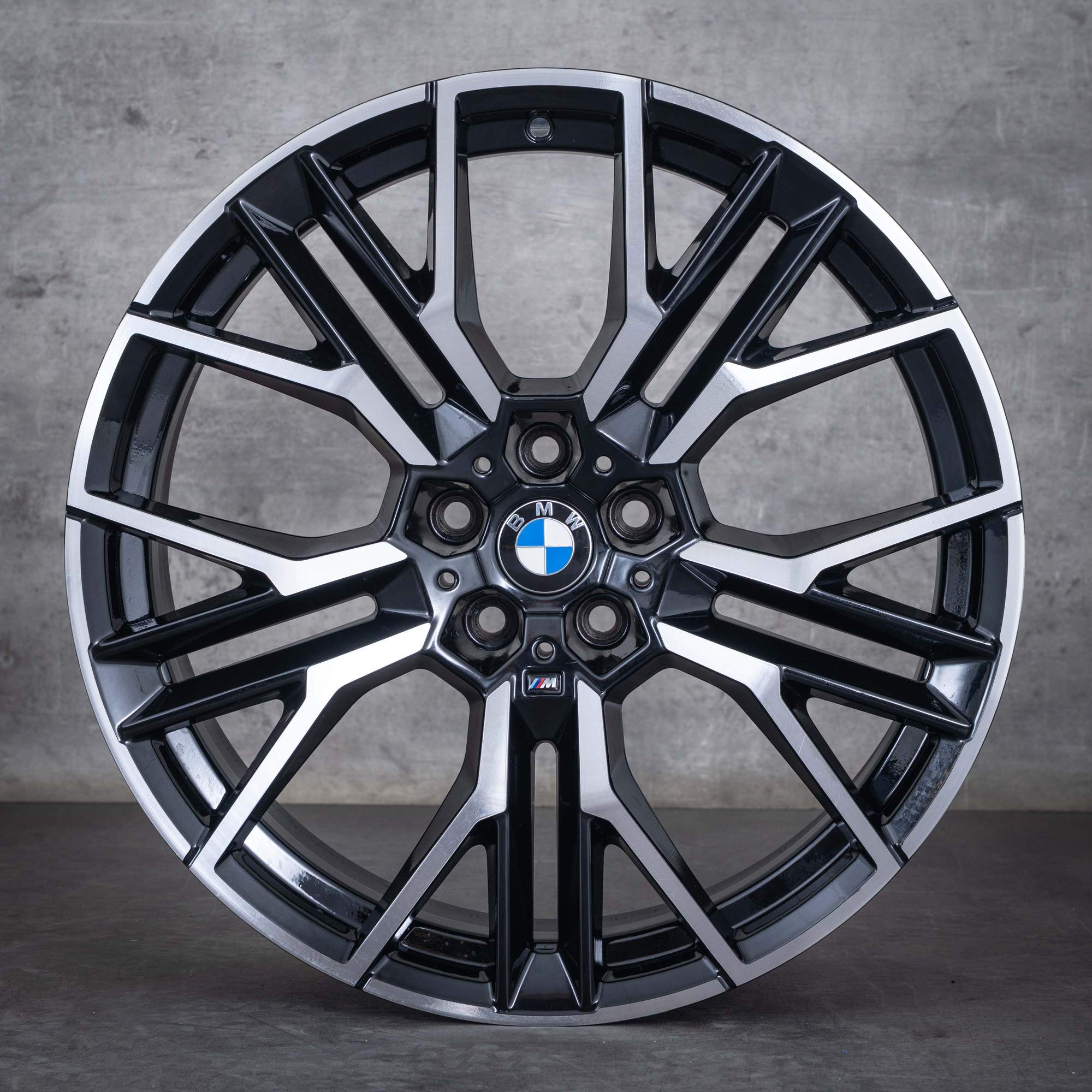 Alkuperäiset BMW 8-sarjan 20 tuuman G14 G15 G16 Styling 894 M 5A07083 5A07085 mustat kiillotetut vanteet