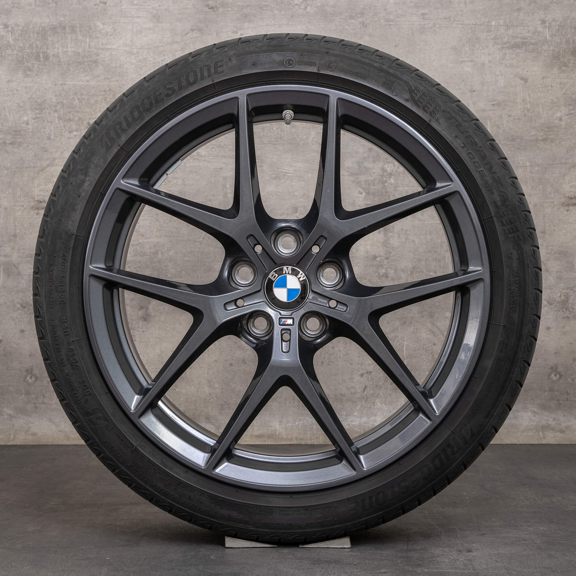 Orijinal BMW 1 serisi 2 jantlar 18 inç F40 F44 Gran Coup Sommerrder Styling 554 M 8092353 orbitgrey