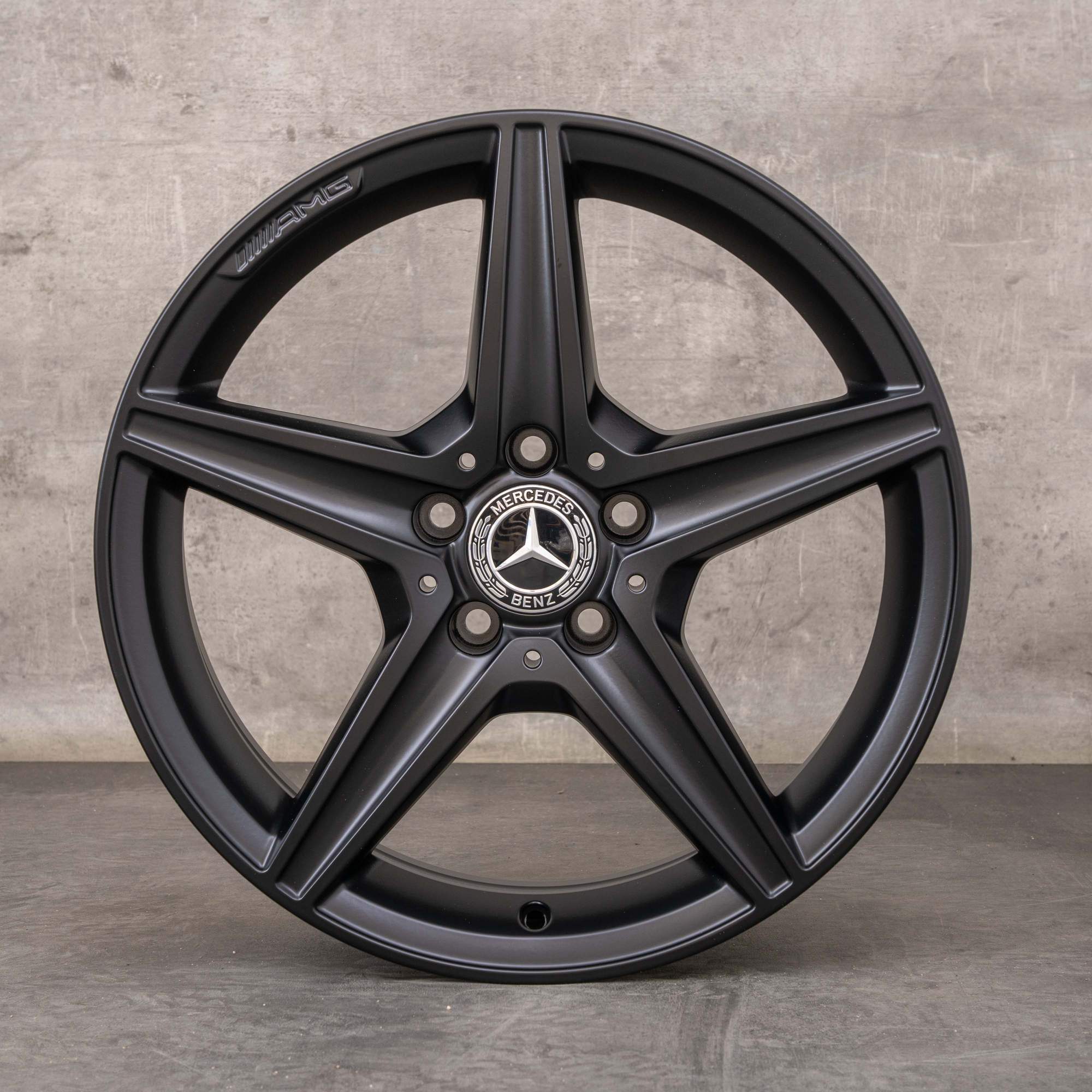 Alkuperäiset Mercedes Benz C-sarjan C 43 AMG-vanteet 18 tuumaa W205 C450 A2054014800 A2054011100 musta matta