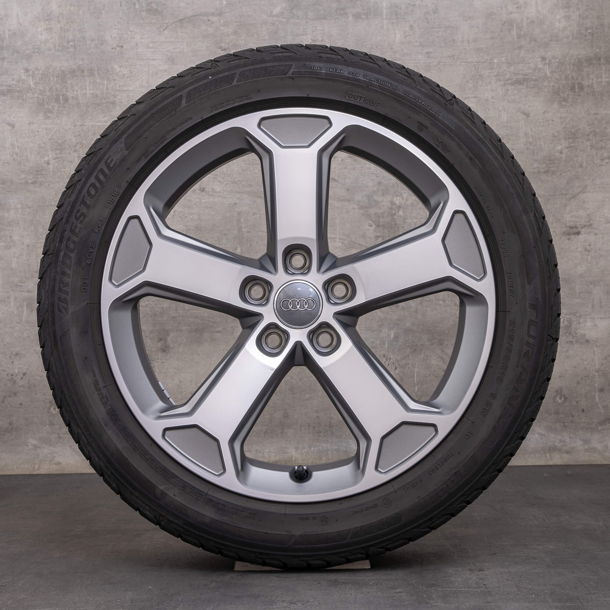 Original Audi Q2 Felgen 18 Zoll GA Sommerräder 81A601025AD anthrazit matt glanzgedreht