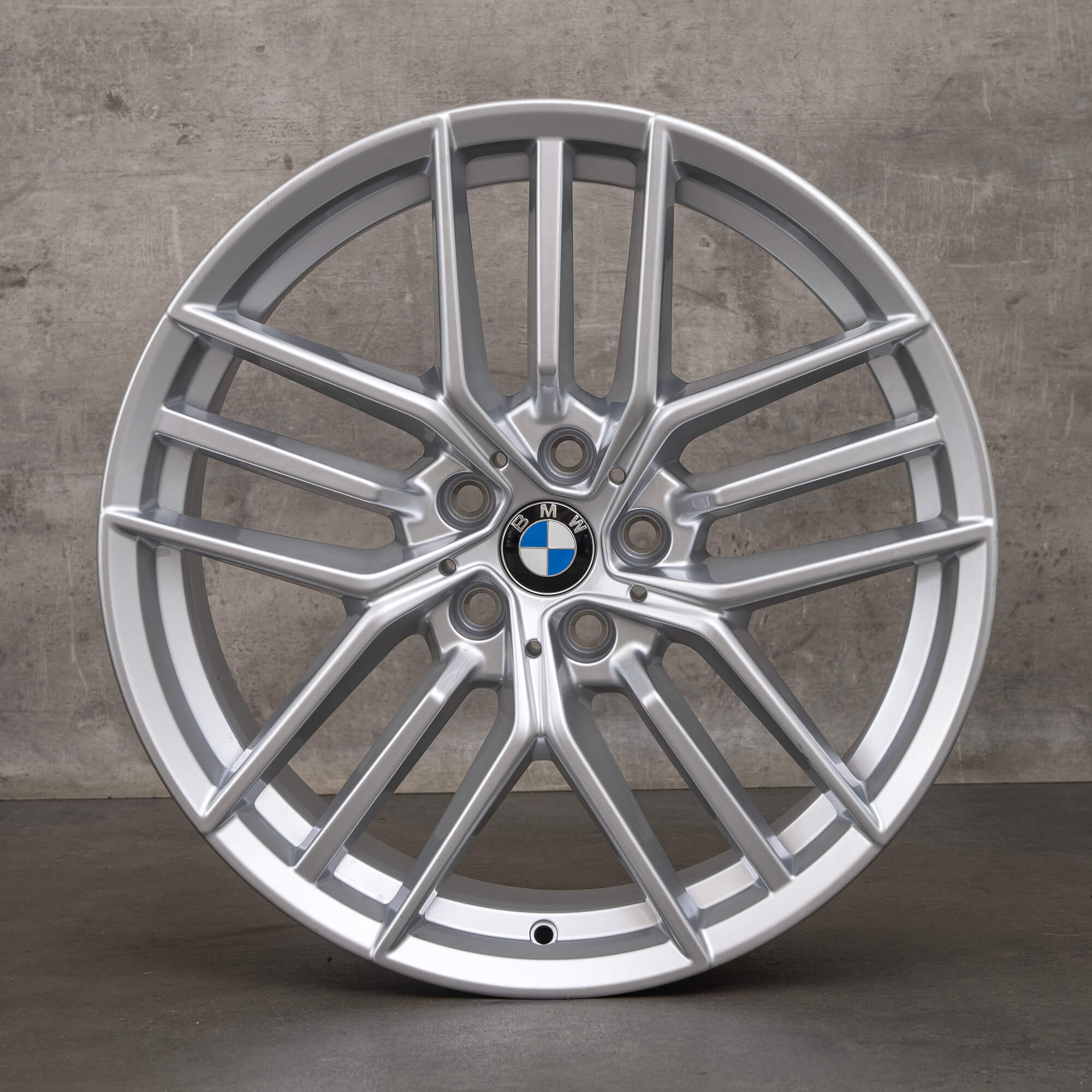 Oryginalne felgi BMW serii 5 i5 19 cali G60 G61 Styling 933 5A324D6 srebrne NOWOŚĆ