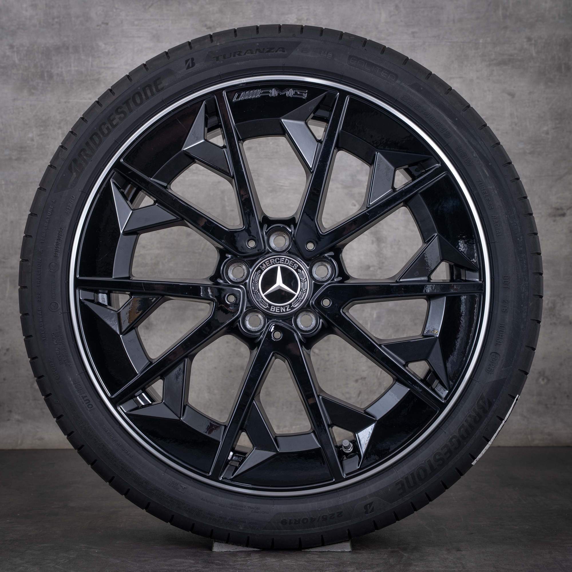 Originele Mercedes-Benz AMG CLA winterwielen 19 inch 174 velgen A1744011400 A1744011500 kruisspaakdesign zwart gepolijst NIEUW
