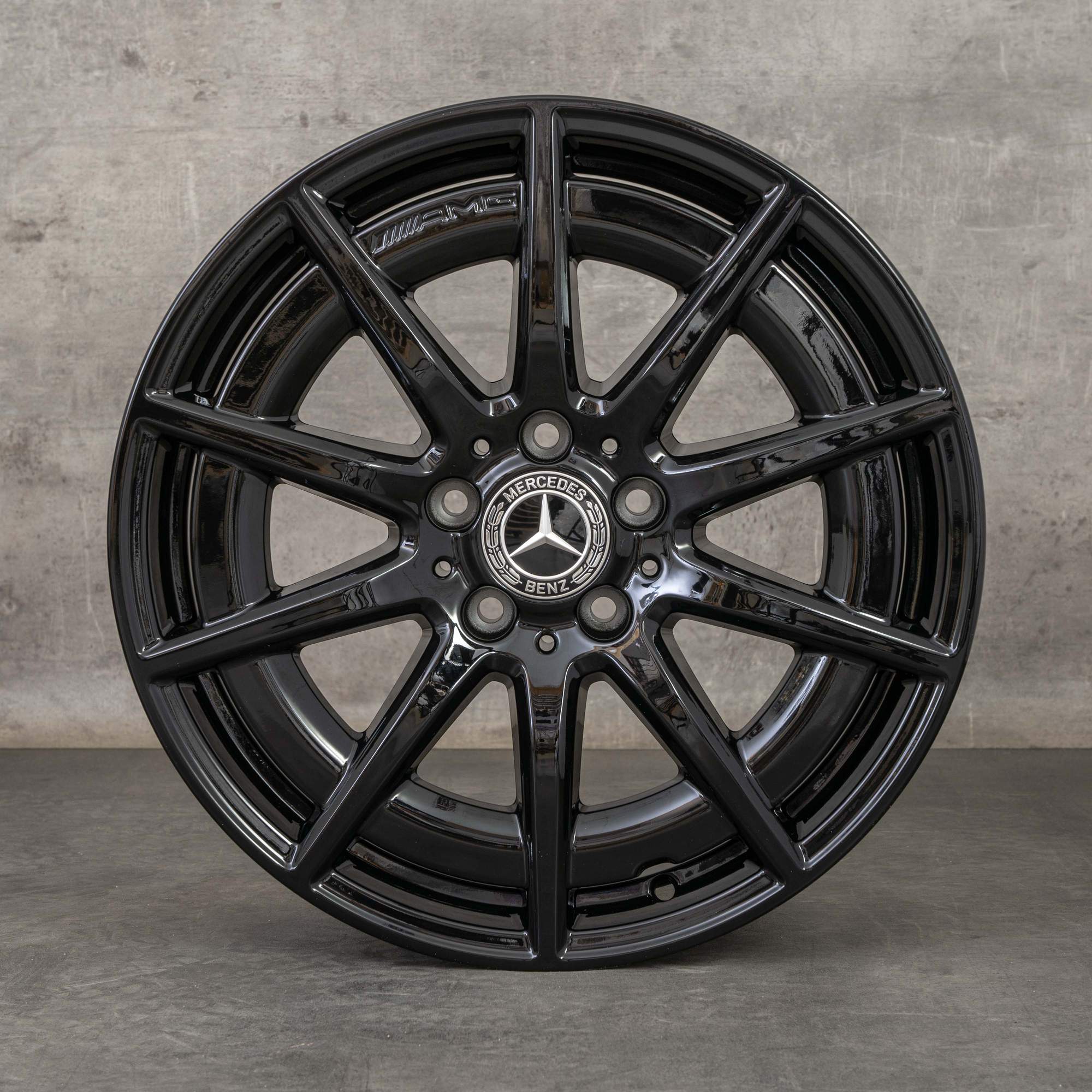 Alkuperäiset Mercedes Benz C-sarja C43 AMG vanteet 18 tuuman W206 S206 A2064012100 musta kiiltävä