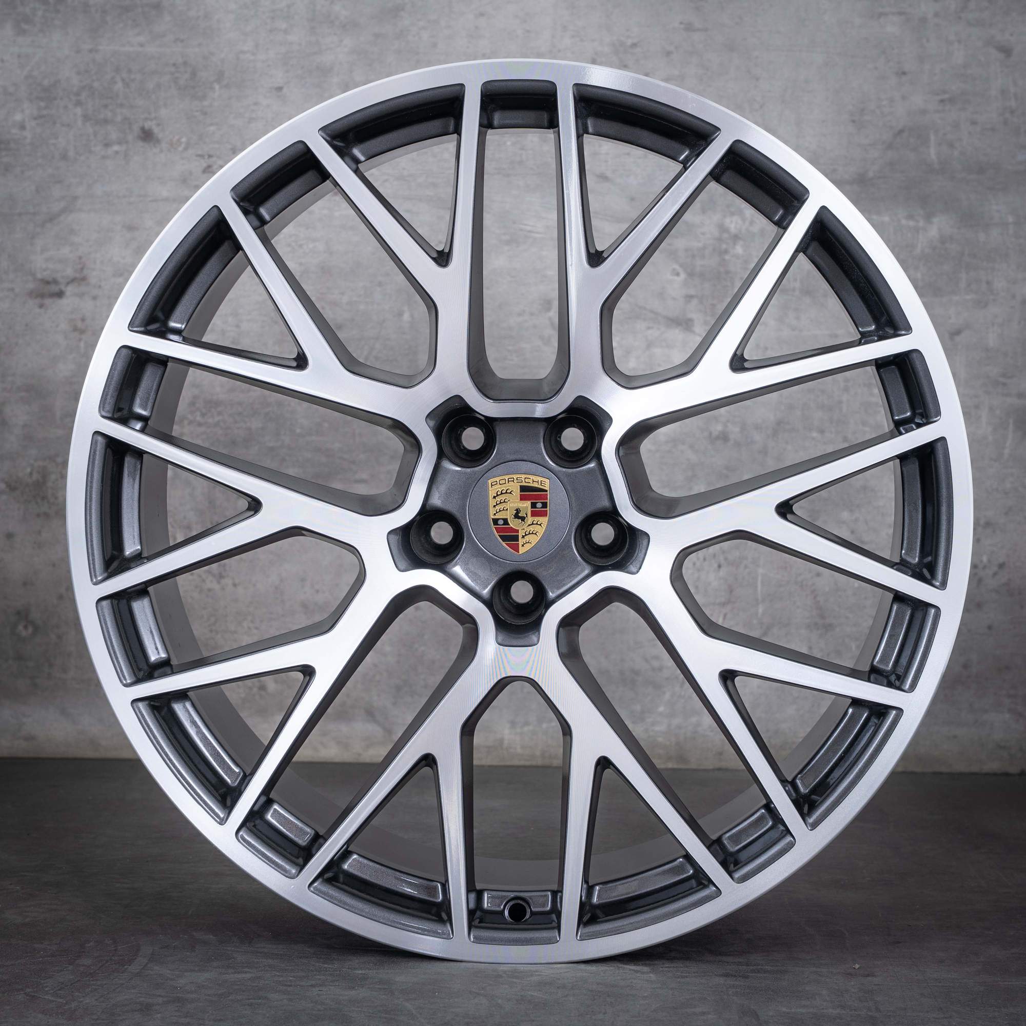 Oryginalne felgi Porsche Macan II 21 cali letnie koła 95B601025DL 95B601025DM RS Spyder tytanowe polerowane