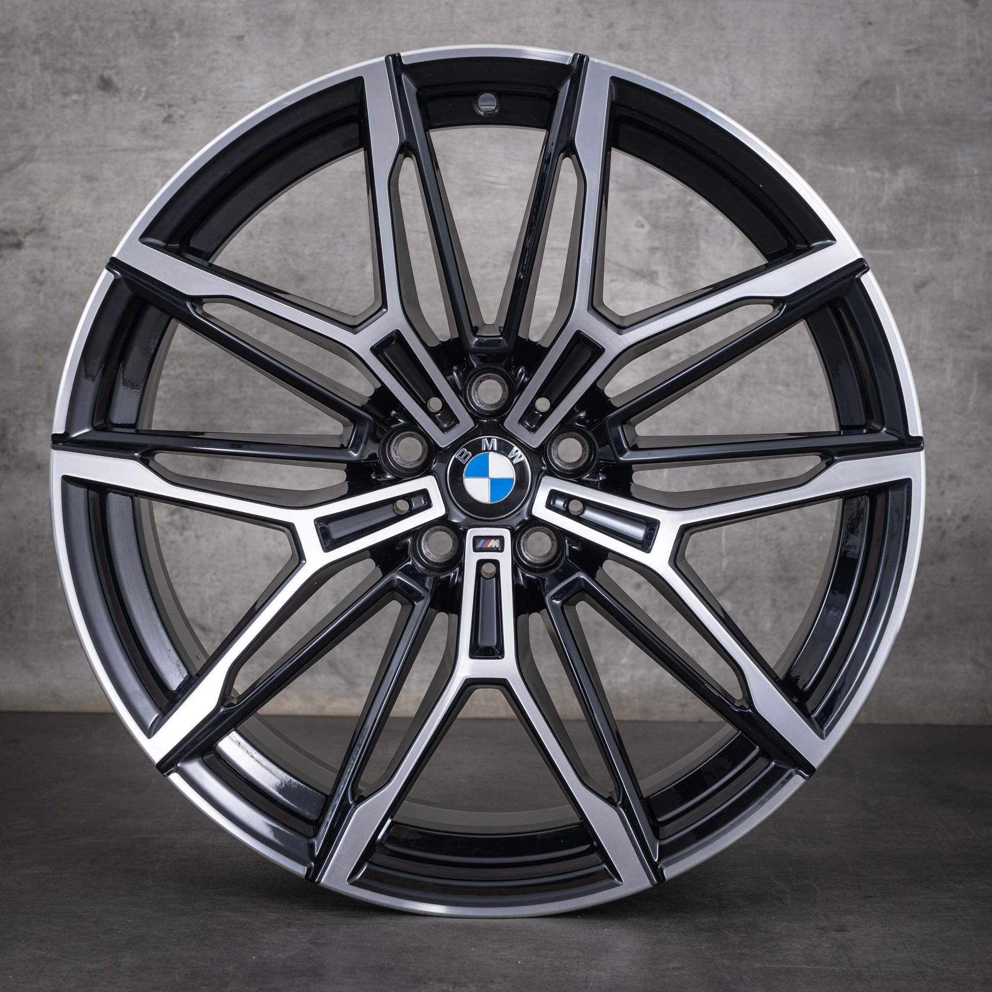 Jantes oem BMW M2 M3 M4 19 et 20 pouces G87 G80 G81 G82 G83, style 930 M, références 7882869 7882870, finition noire polie