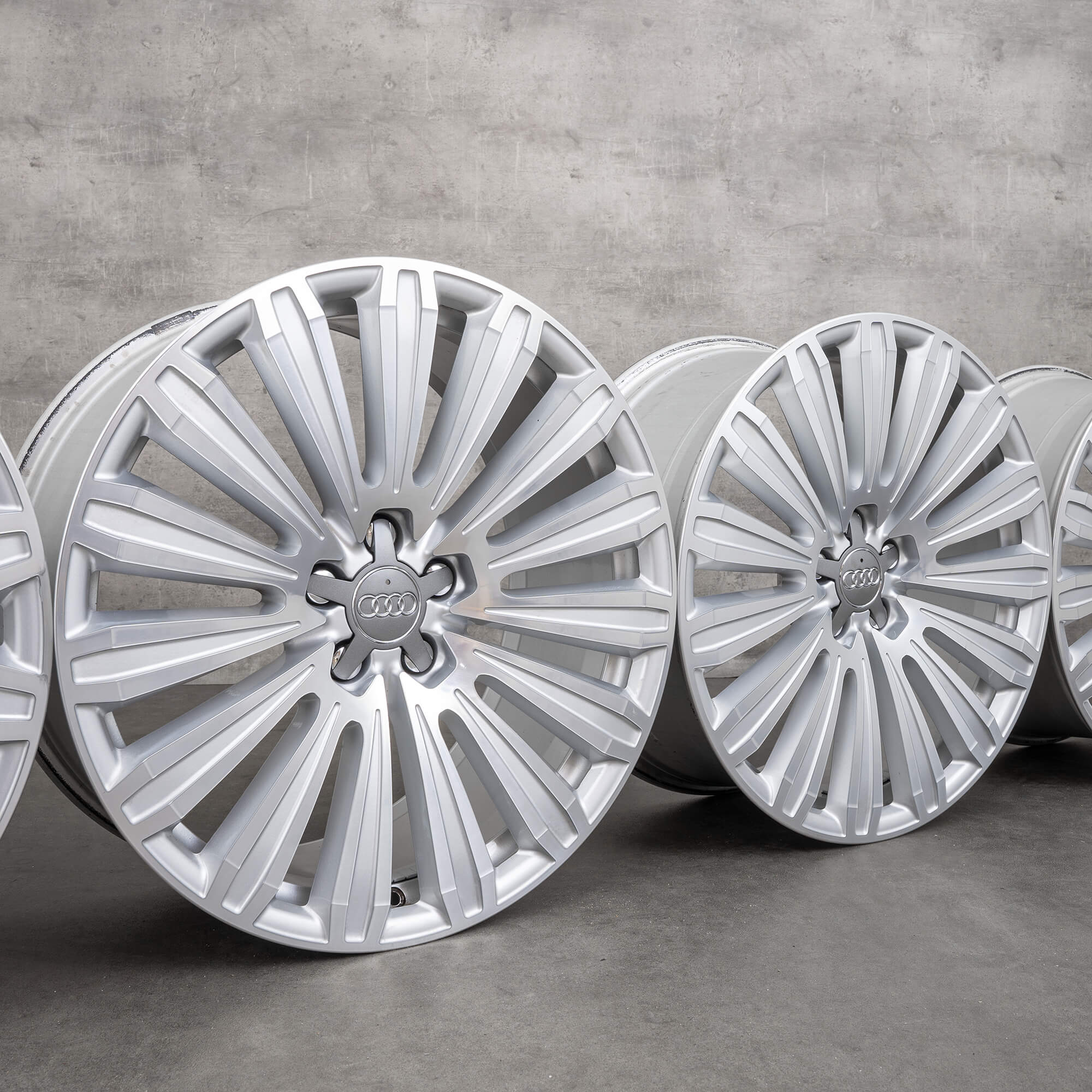 Audi A8 S8 4H D4 20 Zoll Felgen 4H0601025AL silber glanzgedreht