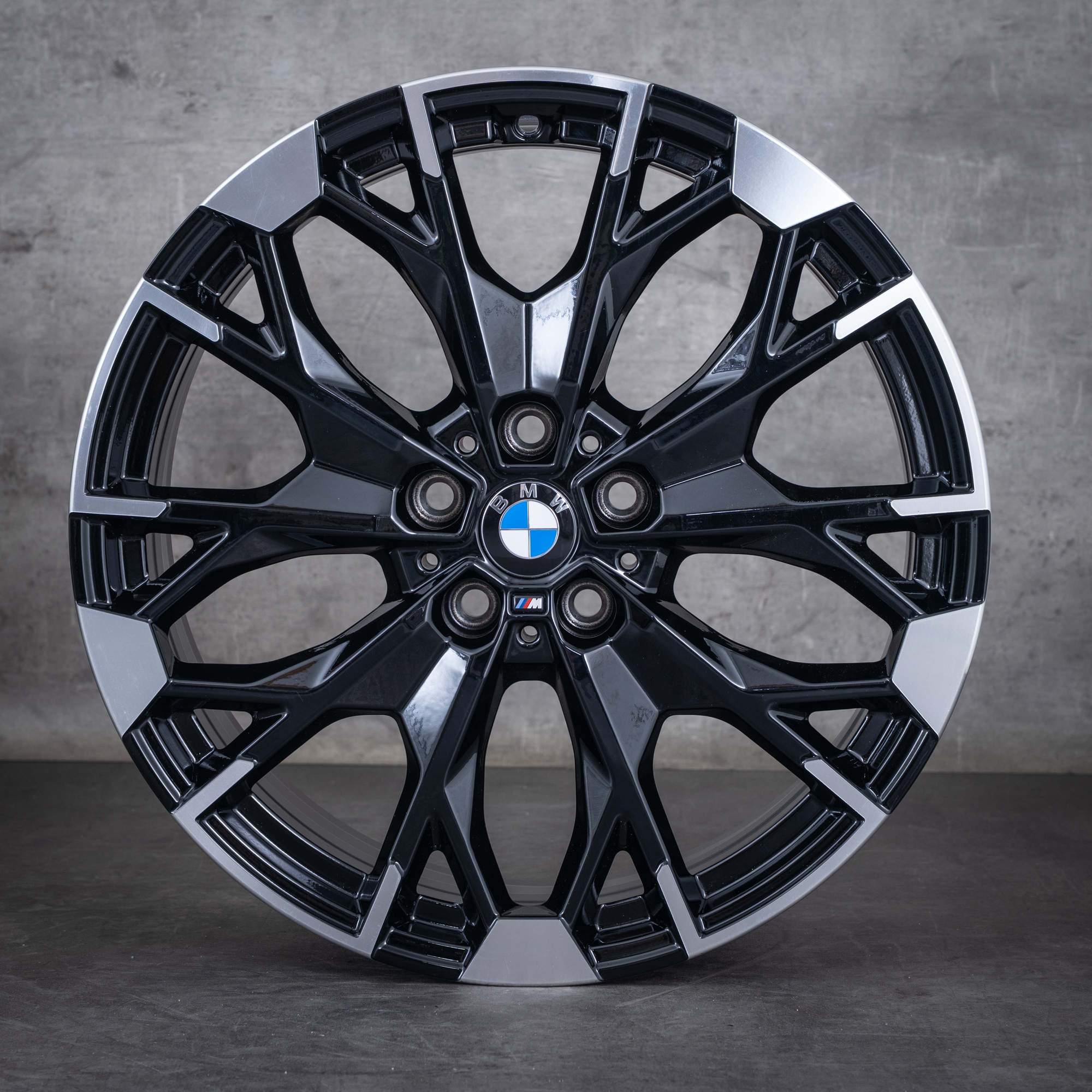 Oryginalał BMW Seria 1 2 felgi 19 cali F70 F74 Gran Coupe Styling 977 5A45268 czarne polerowane toczone