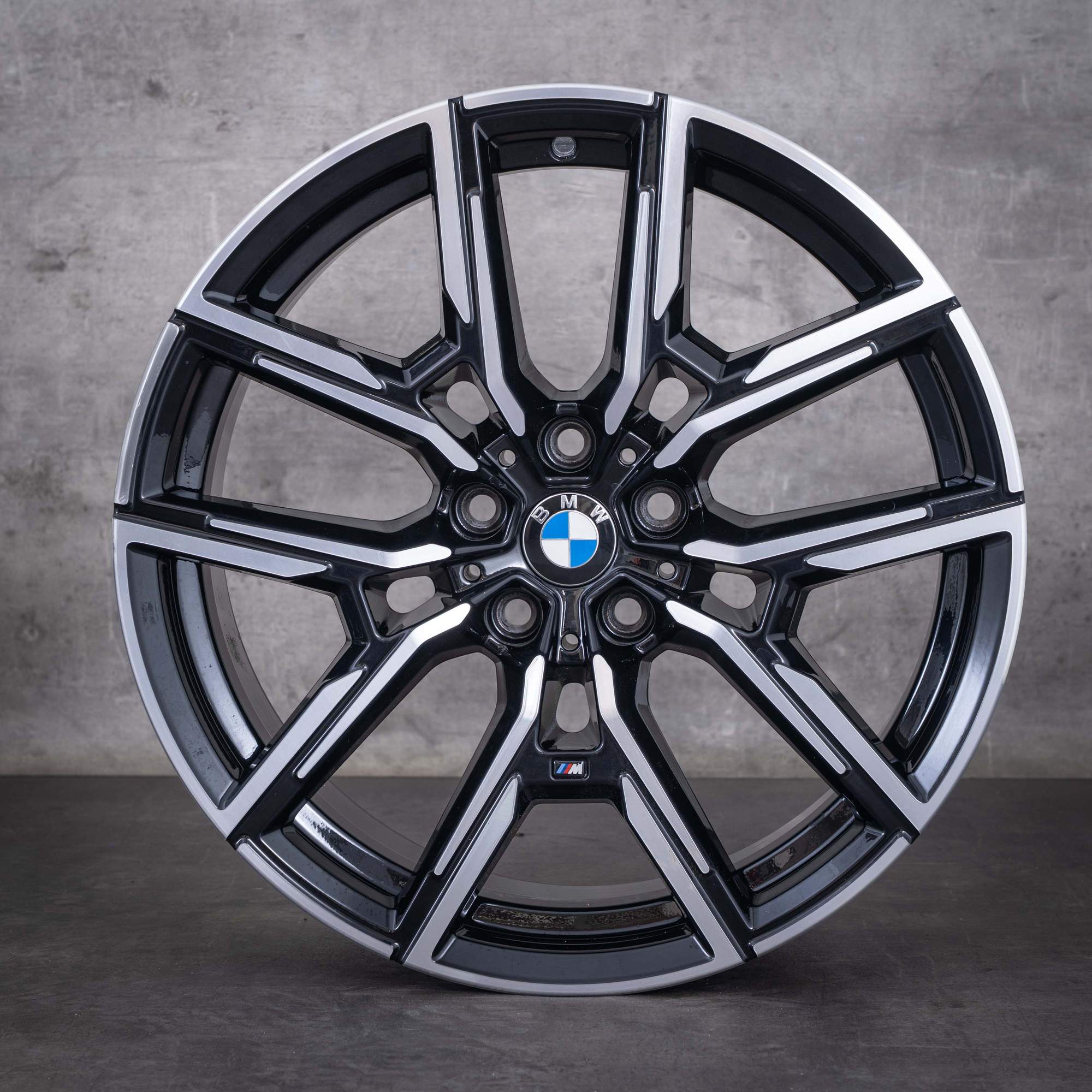 OEM BMW 4 Series i4 19inch G26 Gran Coupe Styling 859 M 8747304 8747305 Black Front Rims Diamond Cut