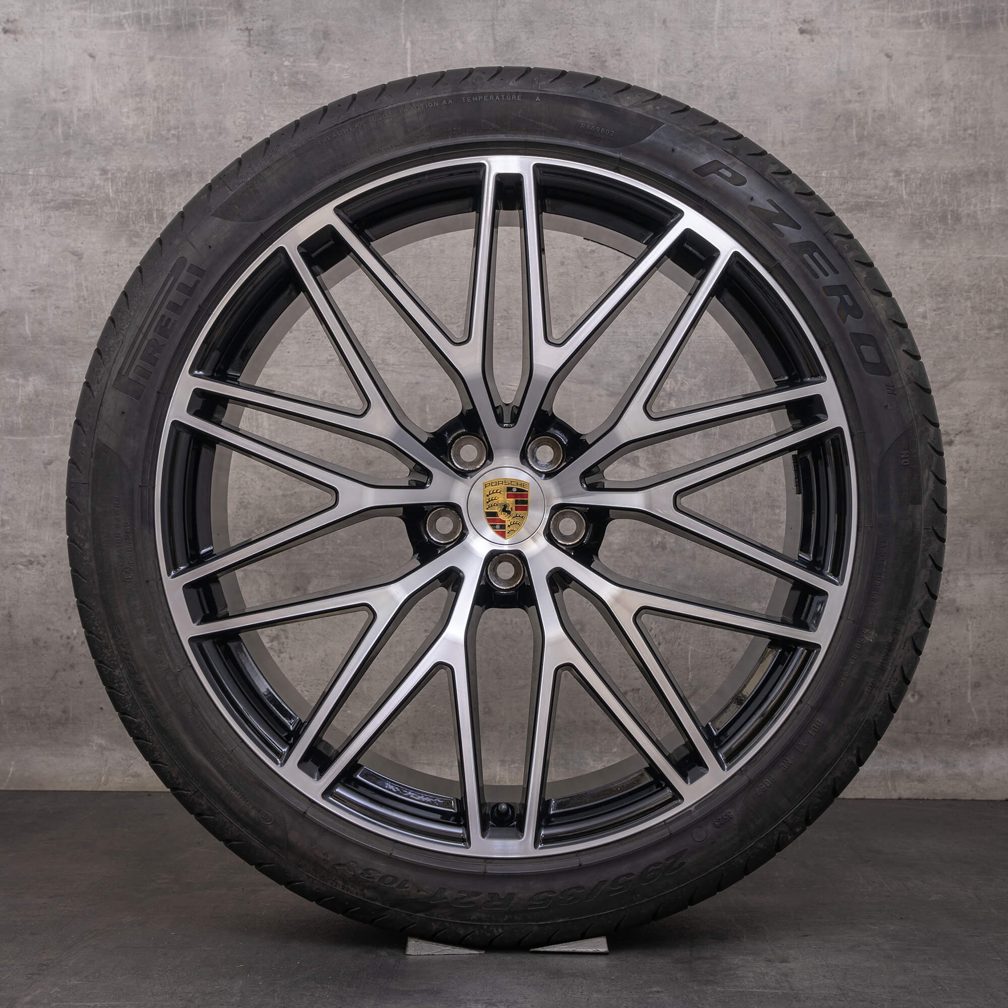Jantes e pneus inverno originais Porsche Macan III jantes de 21 polegadas 95B601025HJ 95B601025HK preto brilhante torneado