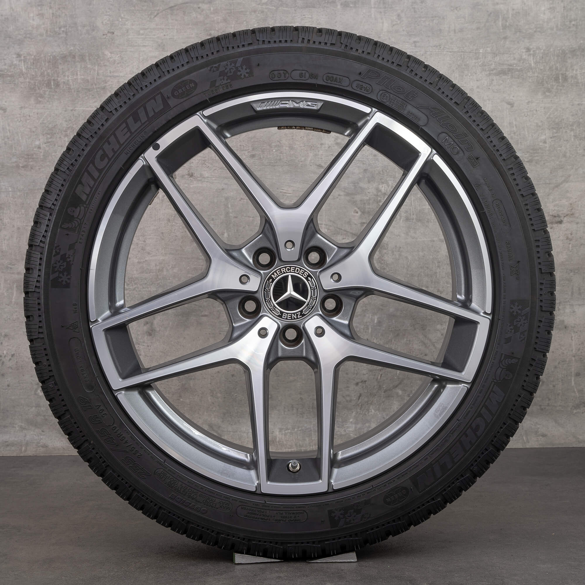 AMG Mercedes Benz 19 Zoll Felgen GLA45 X156 Winterreifen  