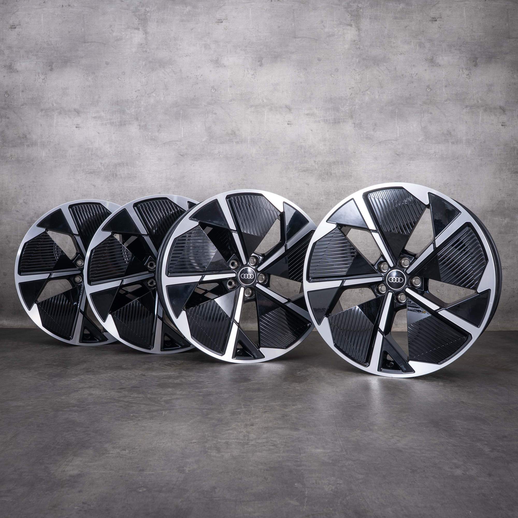 Originale Audi Q4 e-tron & Sportback-fælge 21 tommer FZ Rotor Aero 89A601025A 89A601025S sort diamond cut NYE