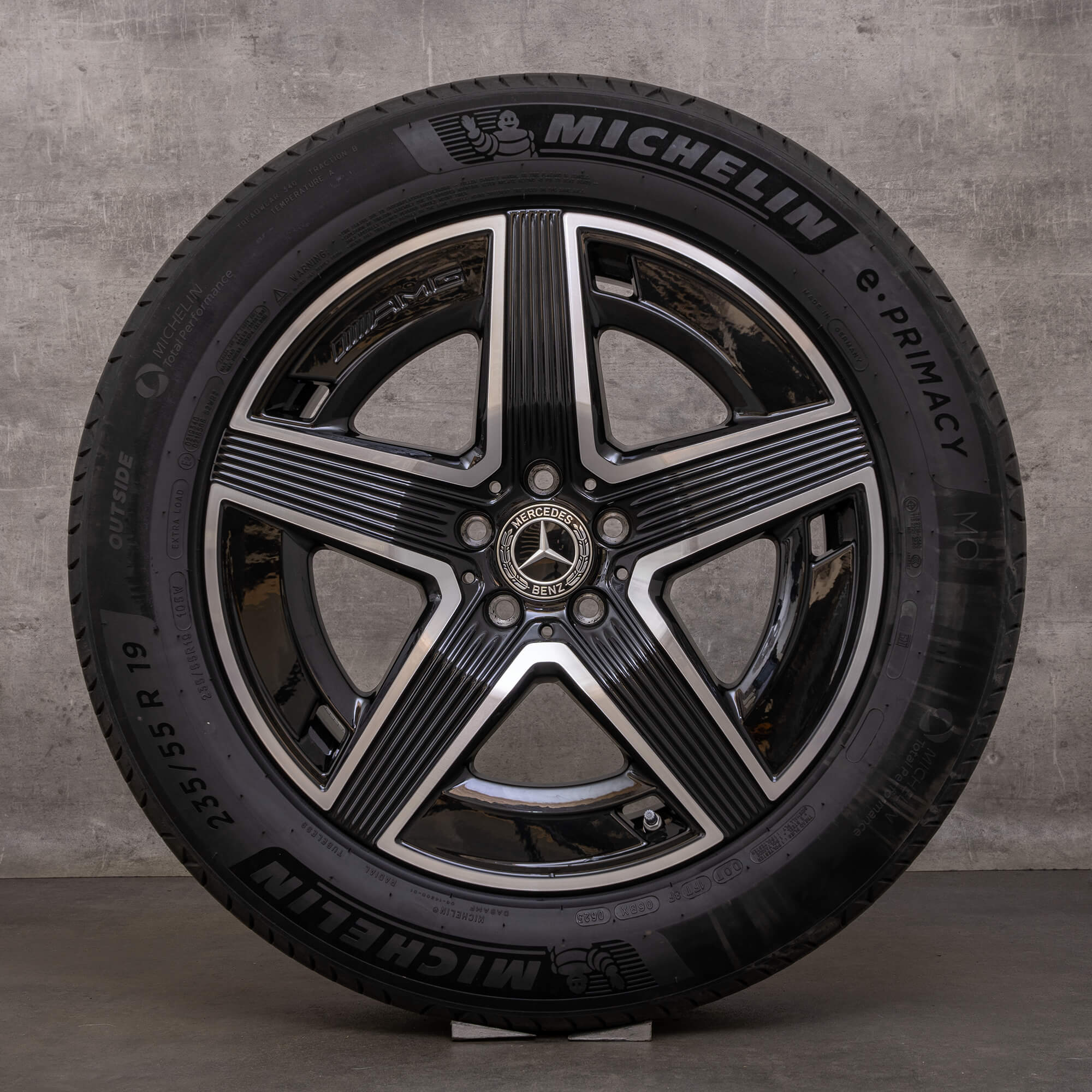 Oryginalne koła zimowe do SUV-a Mercedes-Benz GLC AMG 19 cali felgi X254 C254 A2544010400 czarne z efektem diamond cut