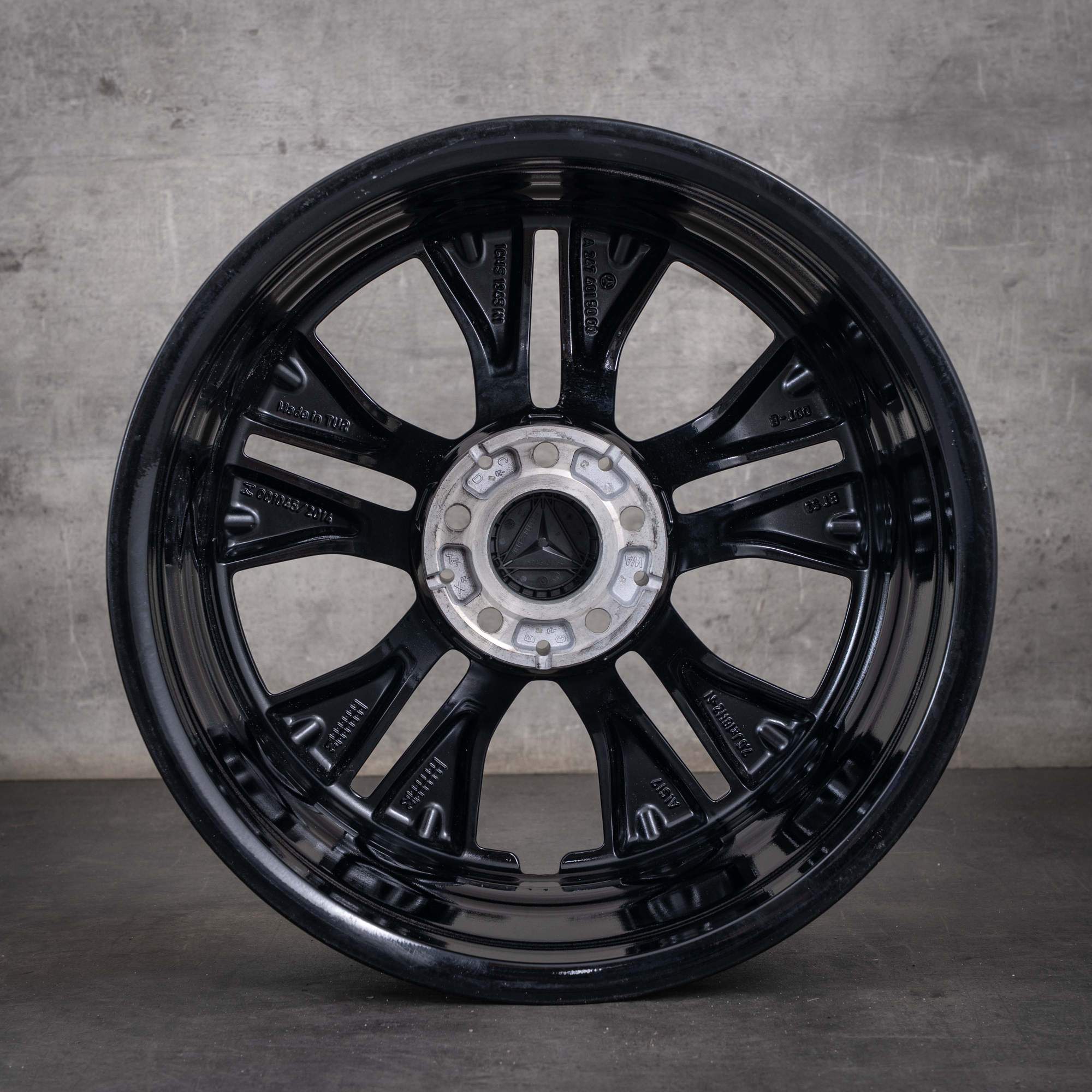 Jante original Mercedes-Benz GLA GLB de 18 polegadas X247 H247 A2474015000, preta com acabamento diamantado