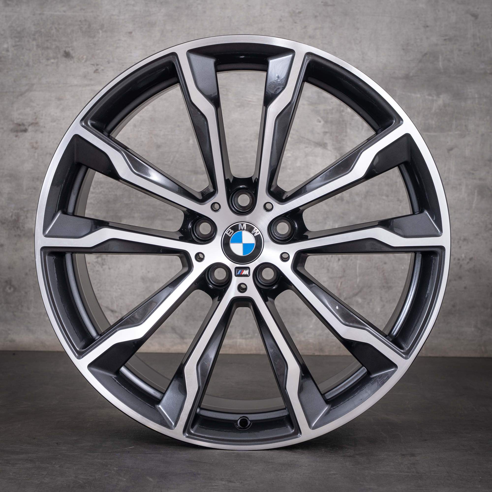 Oryginalne felgi BMW X3 X4 20 cali G01 G02 Styling 699 M 8010268 8010269 w kolorze orbit grey glanzgedreht