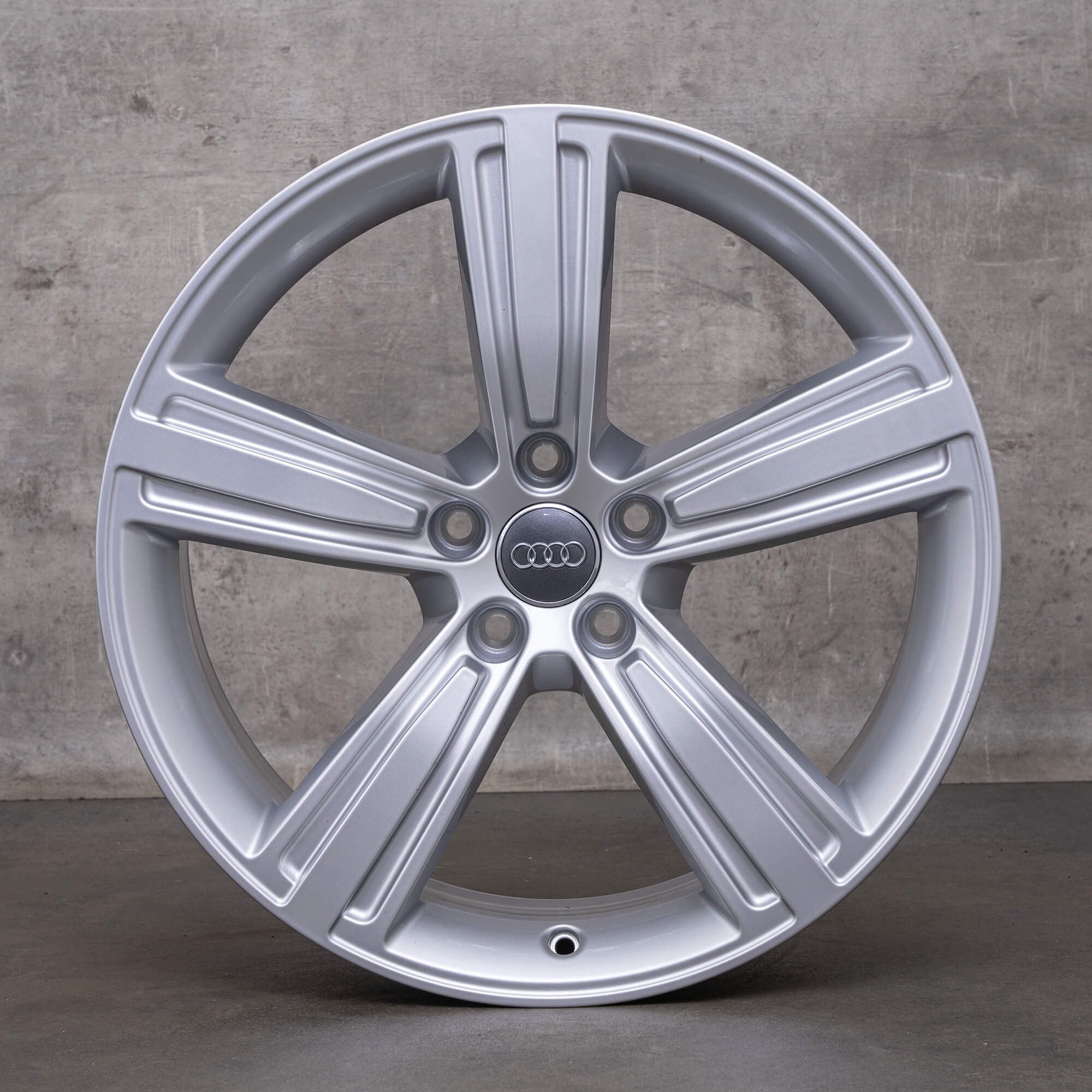 Original Audi A8 S8 Felgen 19 Zoll 4N D5 4N0601025J silber