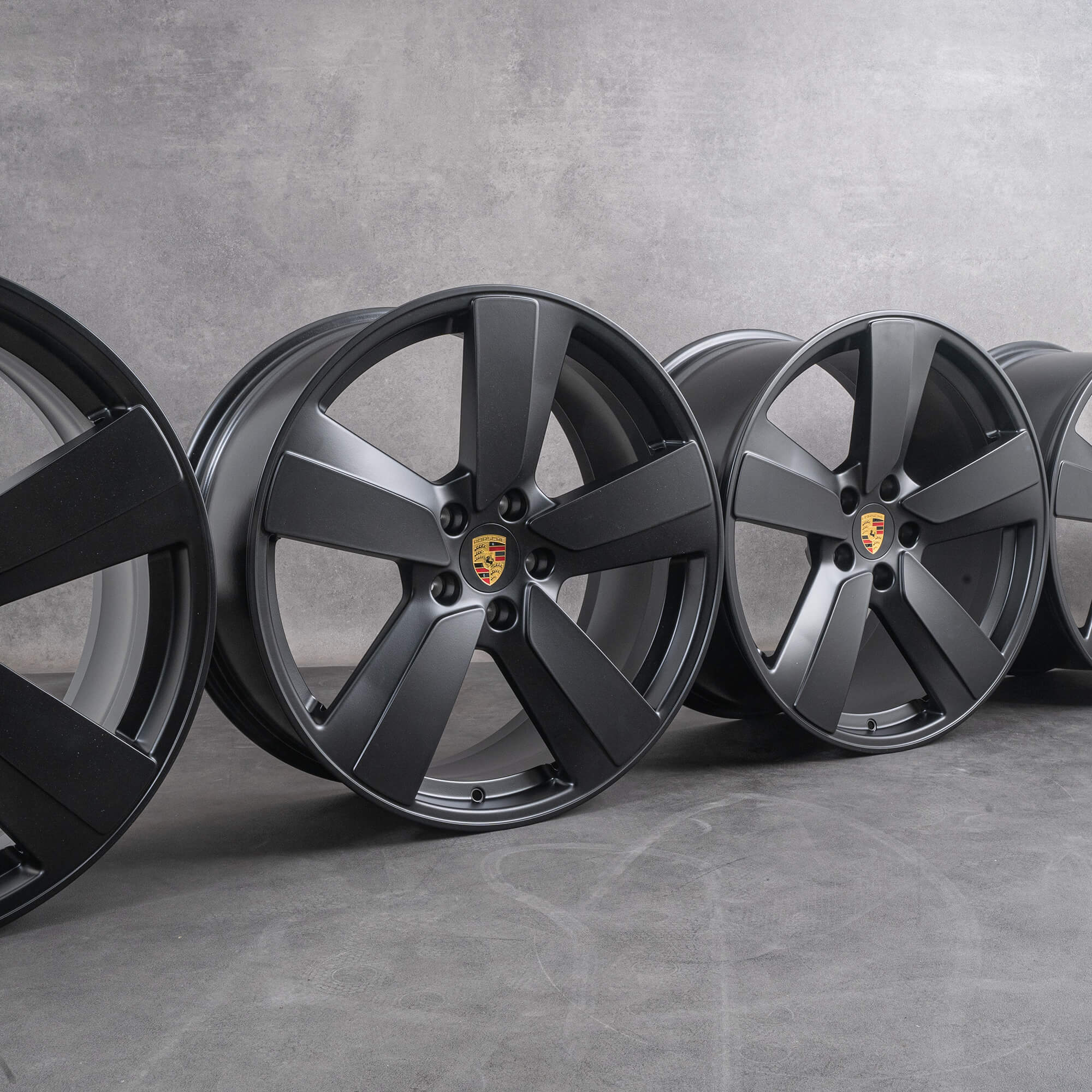 Originele Porsche 22 inch Macan Electric lichtmetalen velgen zwart mat
