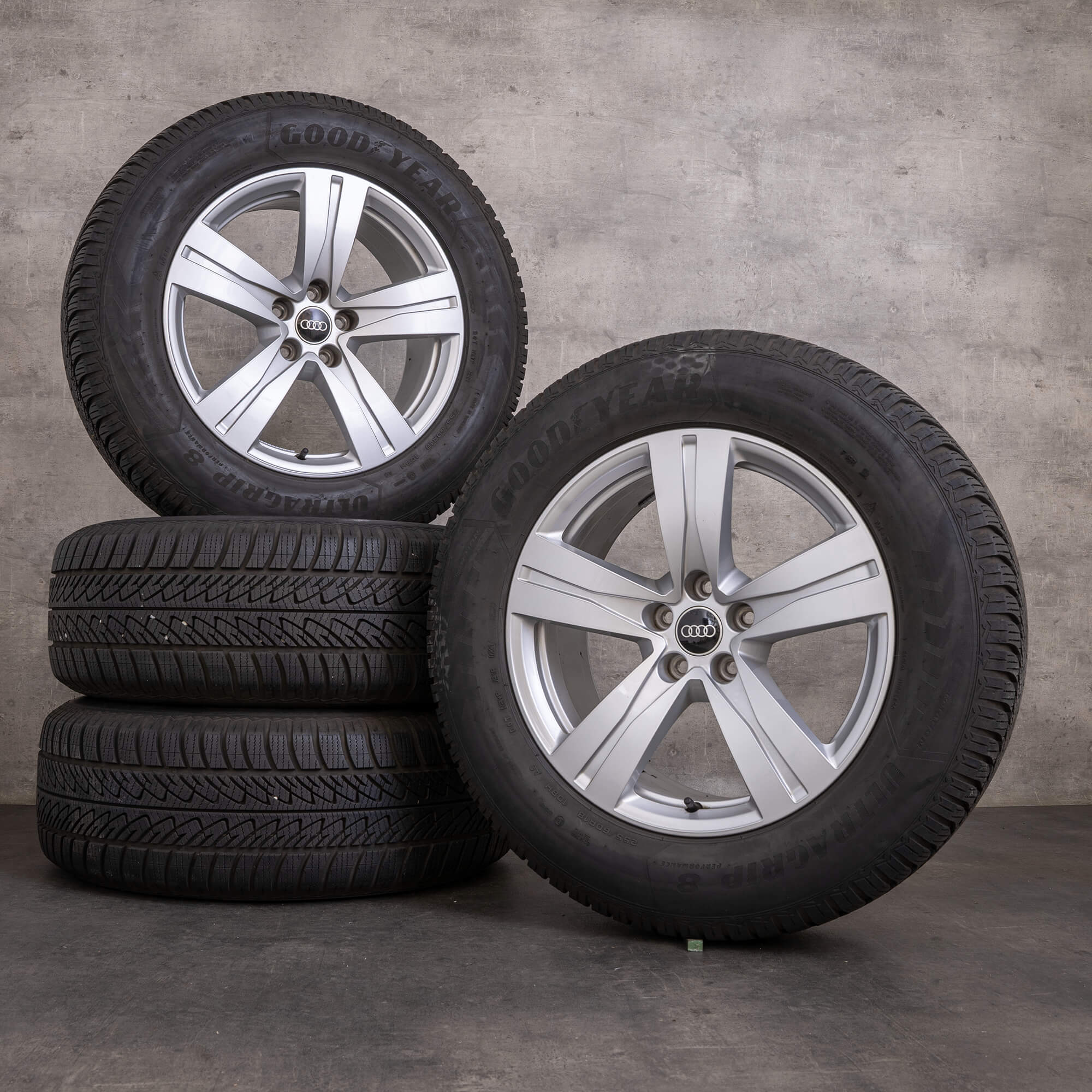 Oryginał Audi Q7 SQ7 koła zimowe 18 cali 4M felgi 4M0601025A srebrne błyszczące