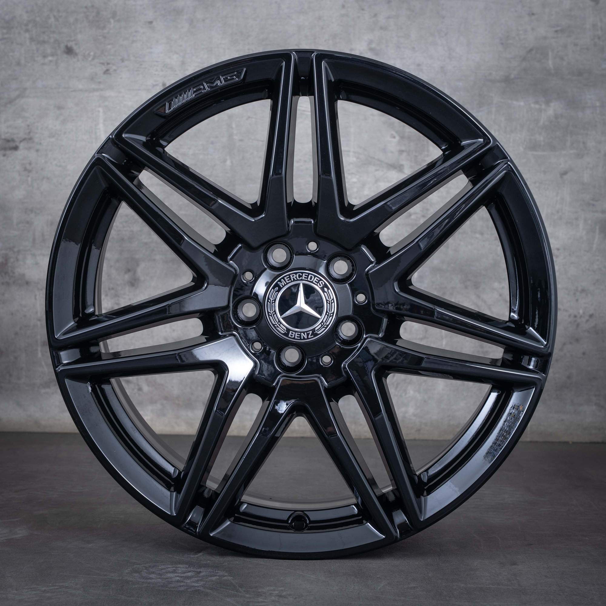 Alkuperäiset Mercedes Benz V-sarja AMG vanteet 19 tuuman W447 kesäpyörät A4474015100 musta kiiltävät