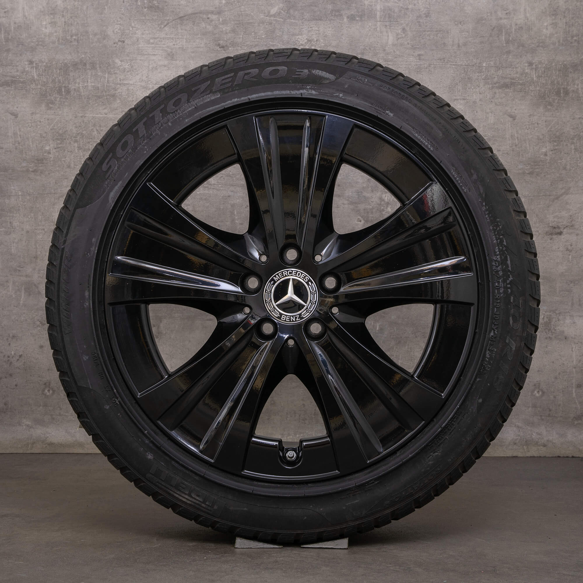 Neumáticos de invierno originales Mercedes Benz Clase E 18 pulgadas W213 S213 E300de E300e llantas A2134013700 A2134015300 negro satinado