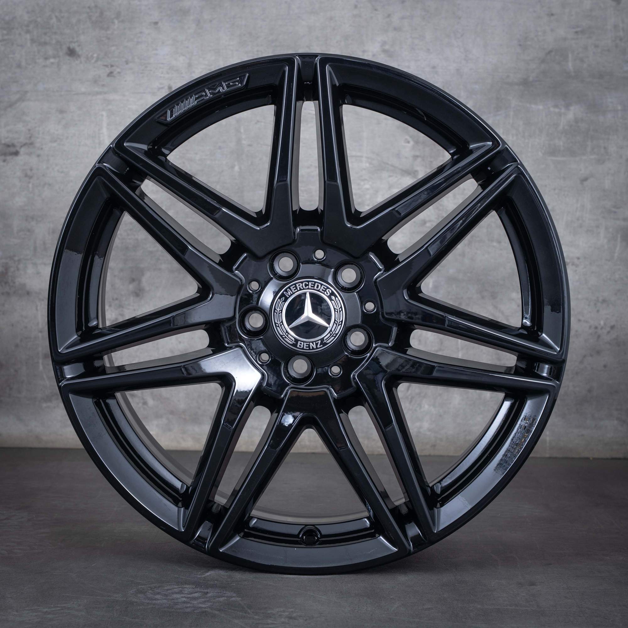 Alkuperäiset Mercedes Benz V-sarja AMG vanteet 19 tuuman W447 kesäpyörät A4474015100 musta kiiltävät