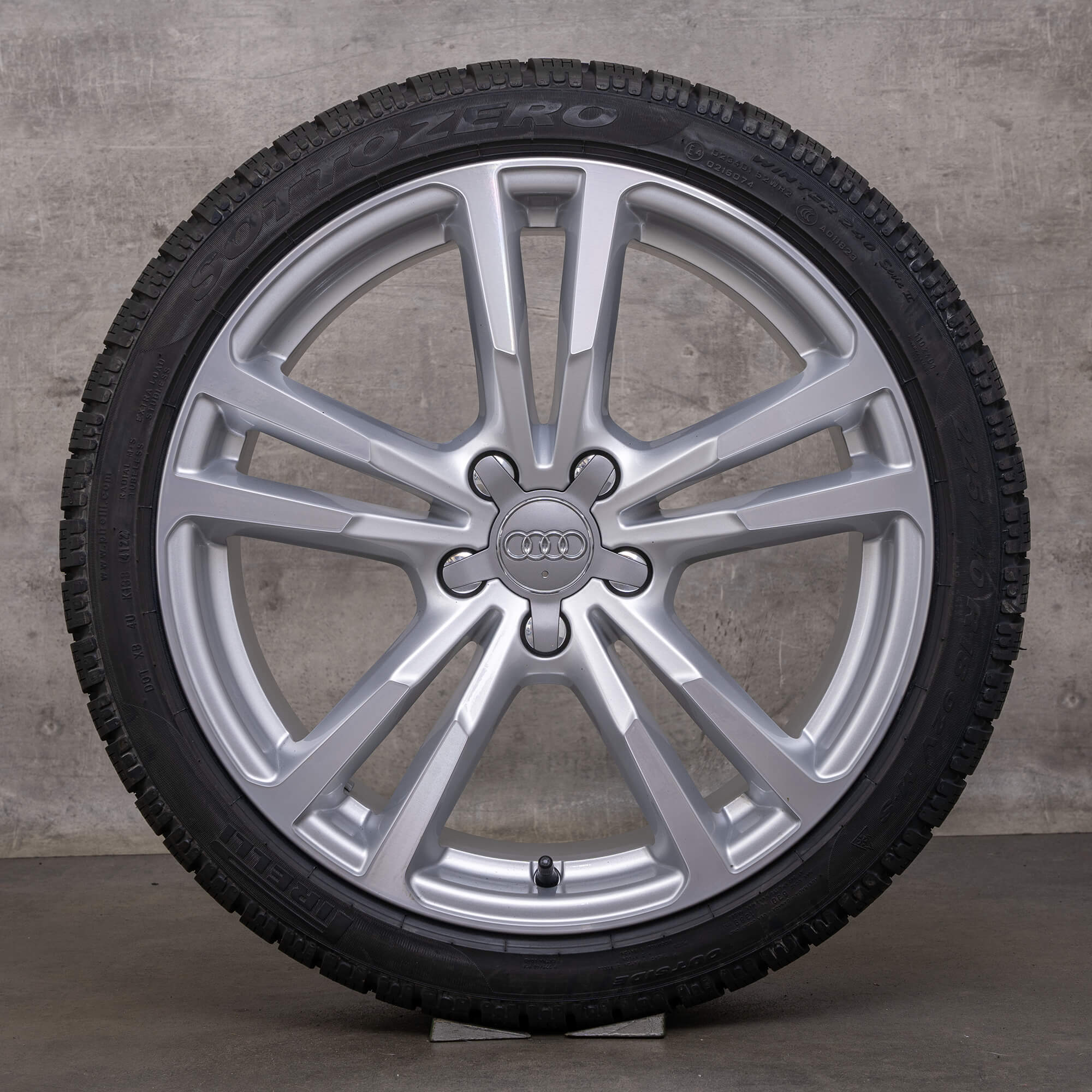 Rodas de inverno genuínas Audi A3 S3 18 polegadas 8V 8Y jantes saloon 8V0601025BC prata brilhante novo