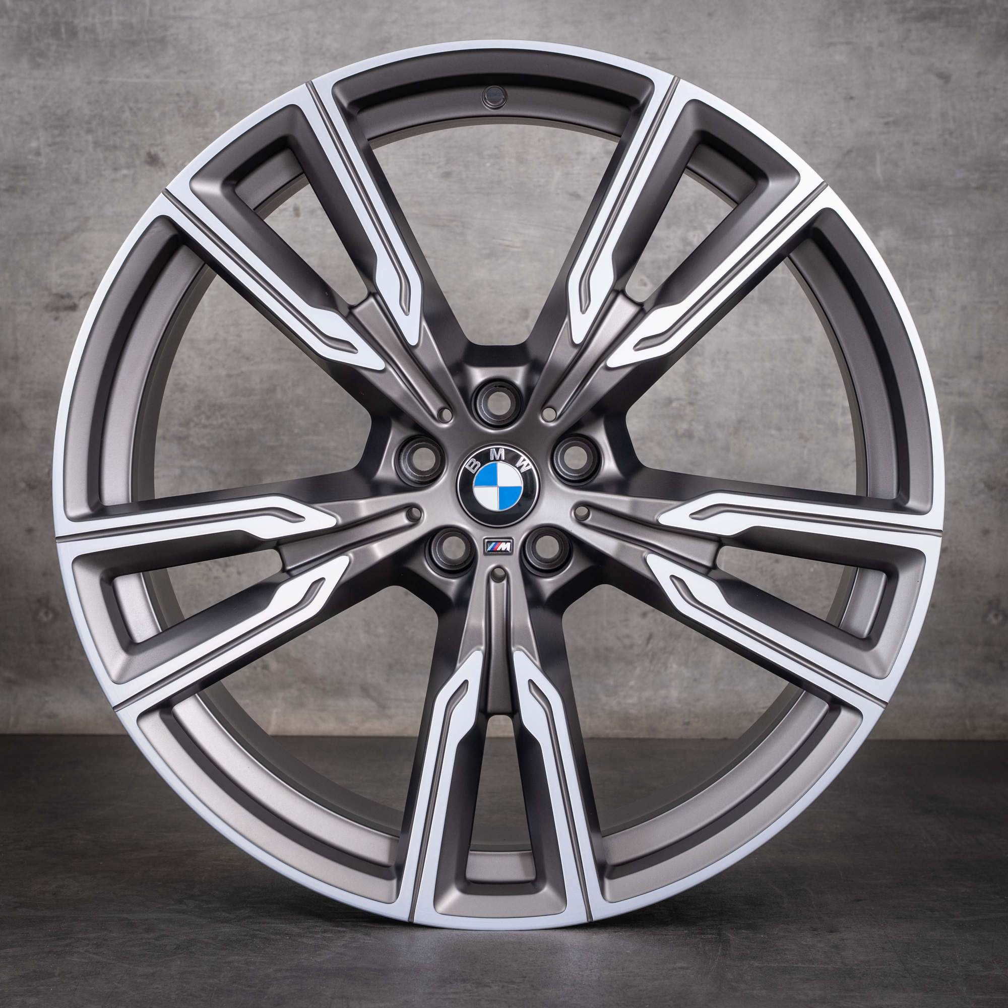 Oryginalne felgi BMW X5 X6 22 cale G05 G06 Styling 747 M 8072002 8072003 w kolorze cerium grey, Polerowane na wysoki połysk, NOWE