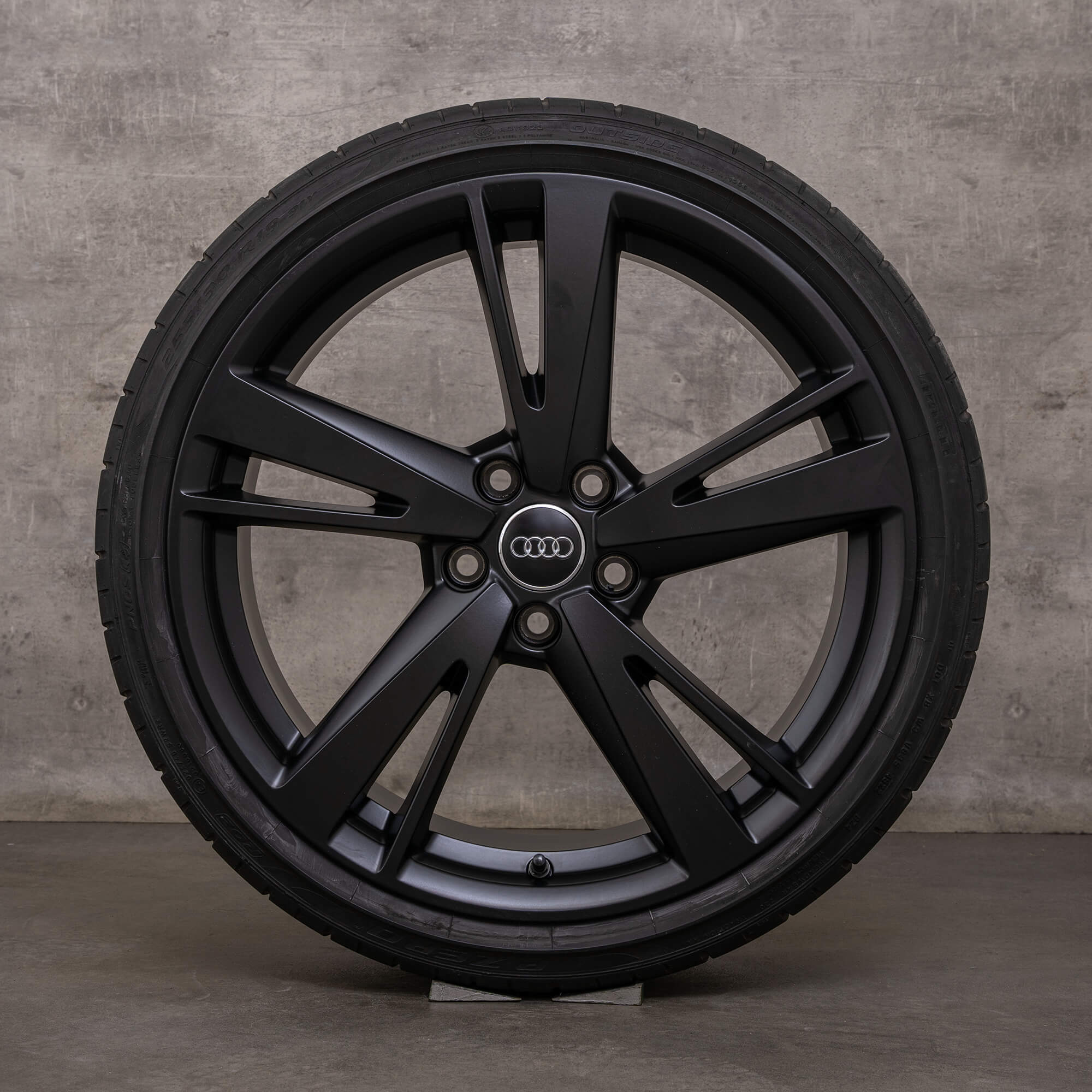 Original Audi RS3 fälgar 19 tum 8V Sommerrder 8V0601025EM 8V0601025EJ svart matt