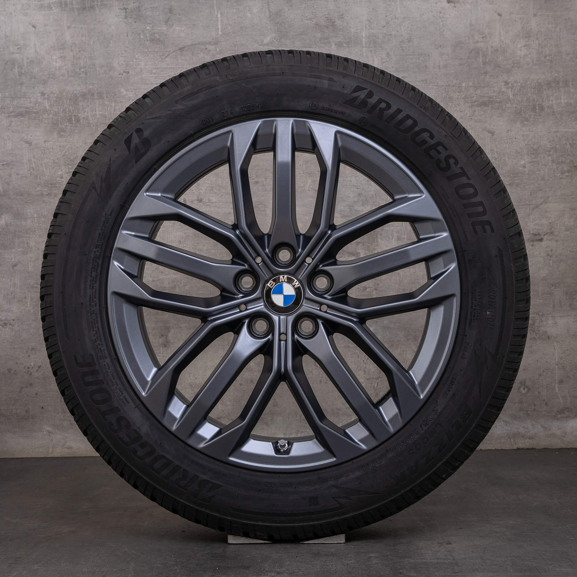 Originale BMW X1 iX1 X2 iX2 vinterdæk med fælge 18 tommer U10 U11 styling 879 6898046 frozen gunmetal grey - hjul 3 af 4