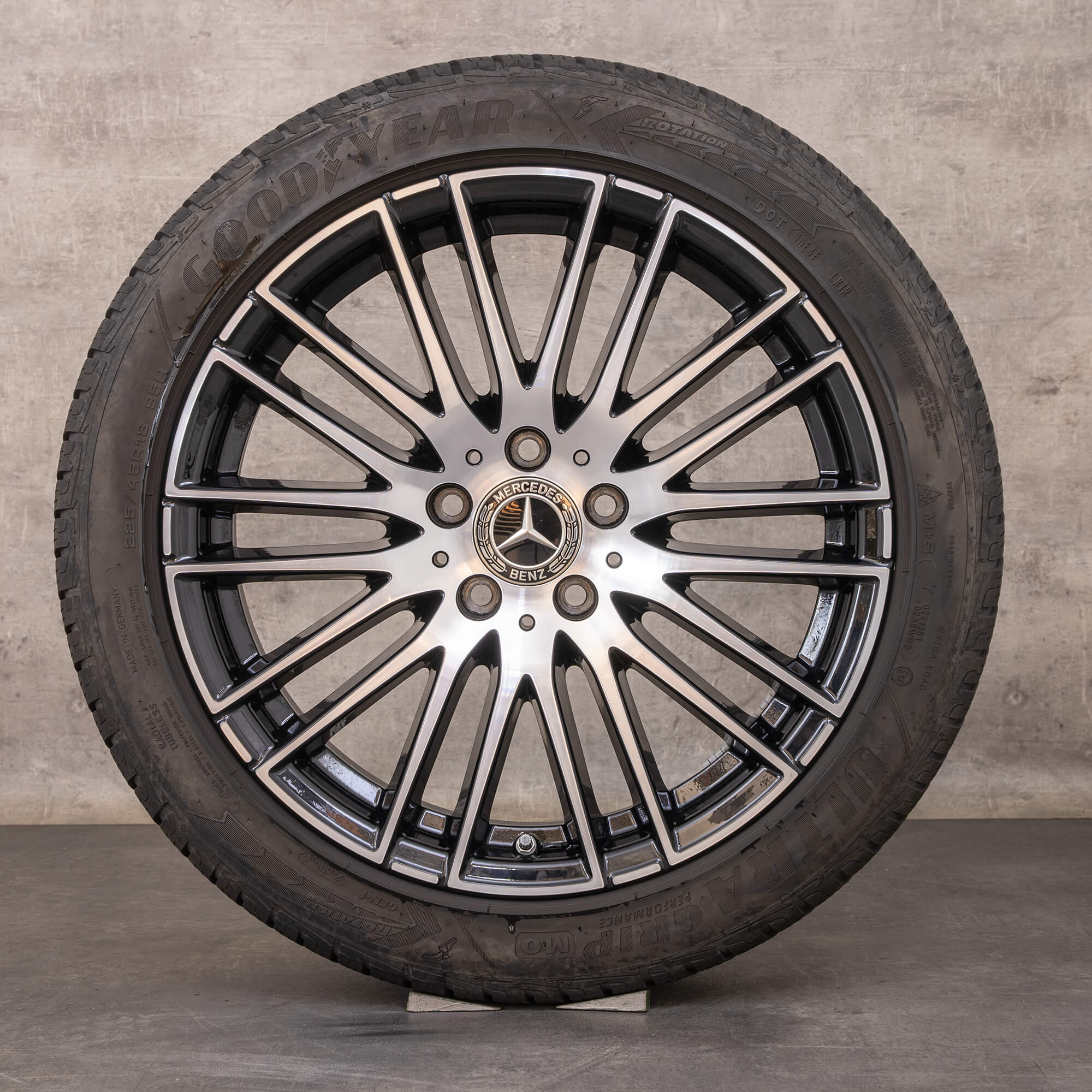 Alkuperäiset Mercedes Benz C-sarjan talvirenkaat 18 tuuman W206 S206 vanteet A2064014900 musta kiillotettu