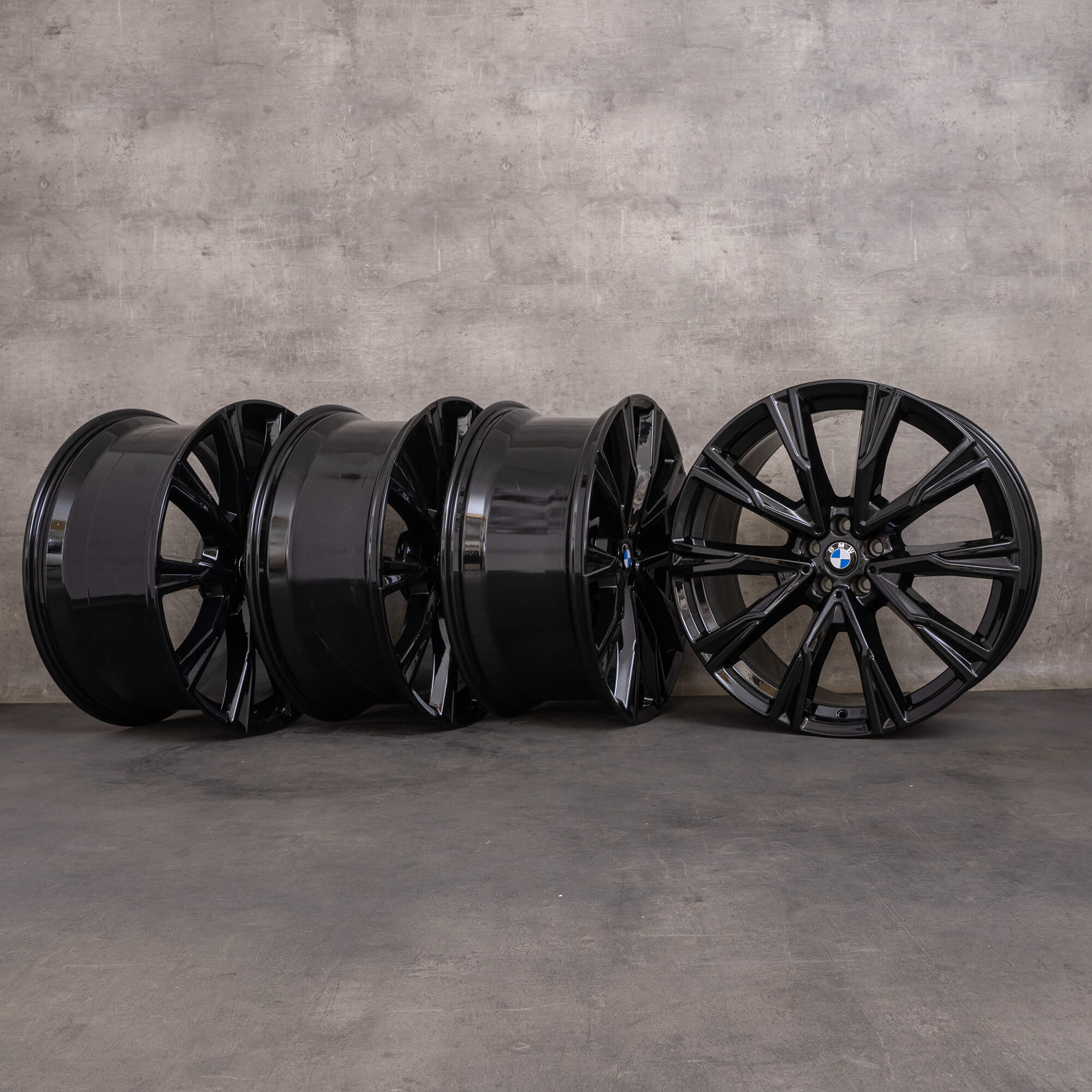 OEM BMW X7 rims 22 inch G07 8074222 8090109 Styling 758 black glossy OEM BMW X7 rims 22 inch G07 8074222 8090109 Styling 758 black glossy