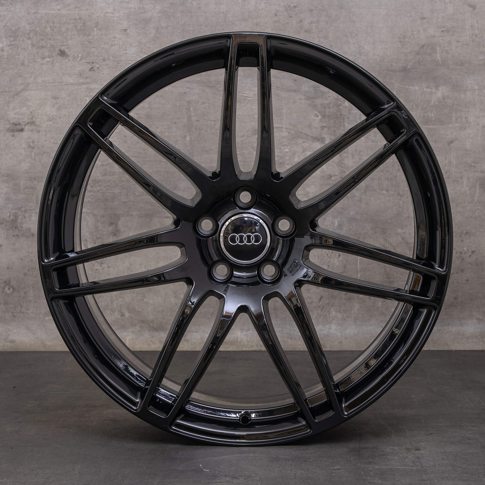 Oryginalne felgi Audi A7 S7 20 cali 4G C7 4H0601025AA czarne błyszczące