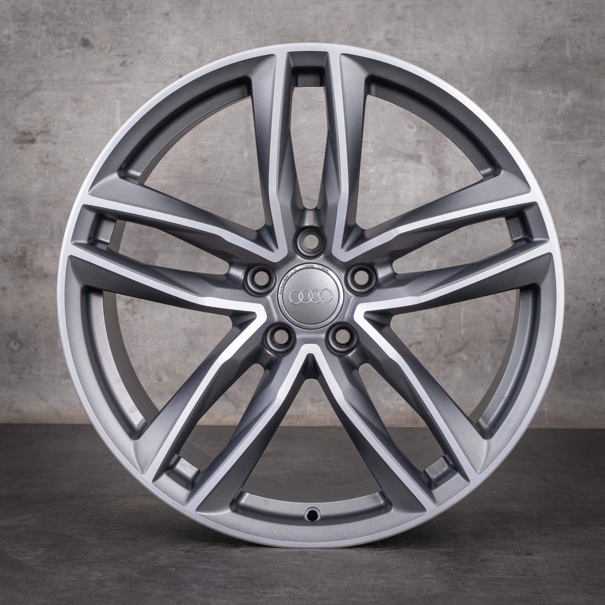 Original Audi TT TTS TTRS Felgen 19 Zoll 8S FV 8S0601025R titan matt glanzgedreht