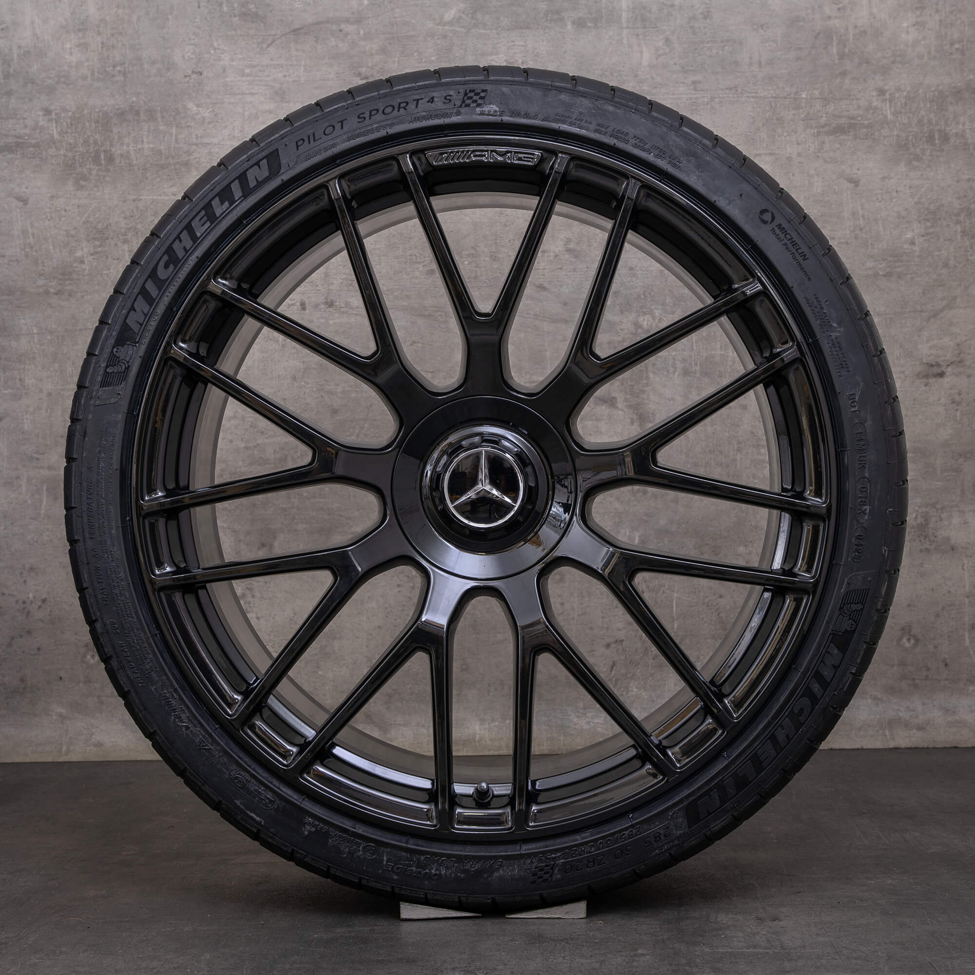 Original Mercedes Benz C-klass C63 & S AMG fälgar 19 20 tum C205 A205 sommarhjul A2054015900 A2054016100 svart glansig