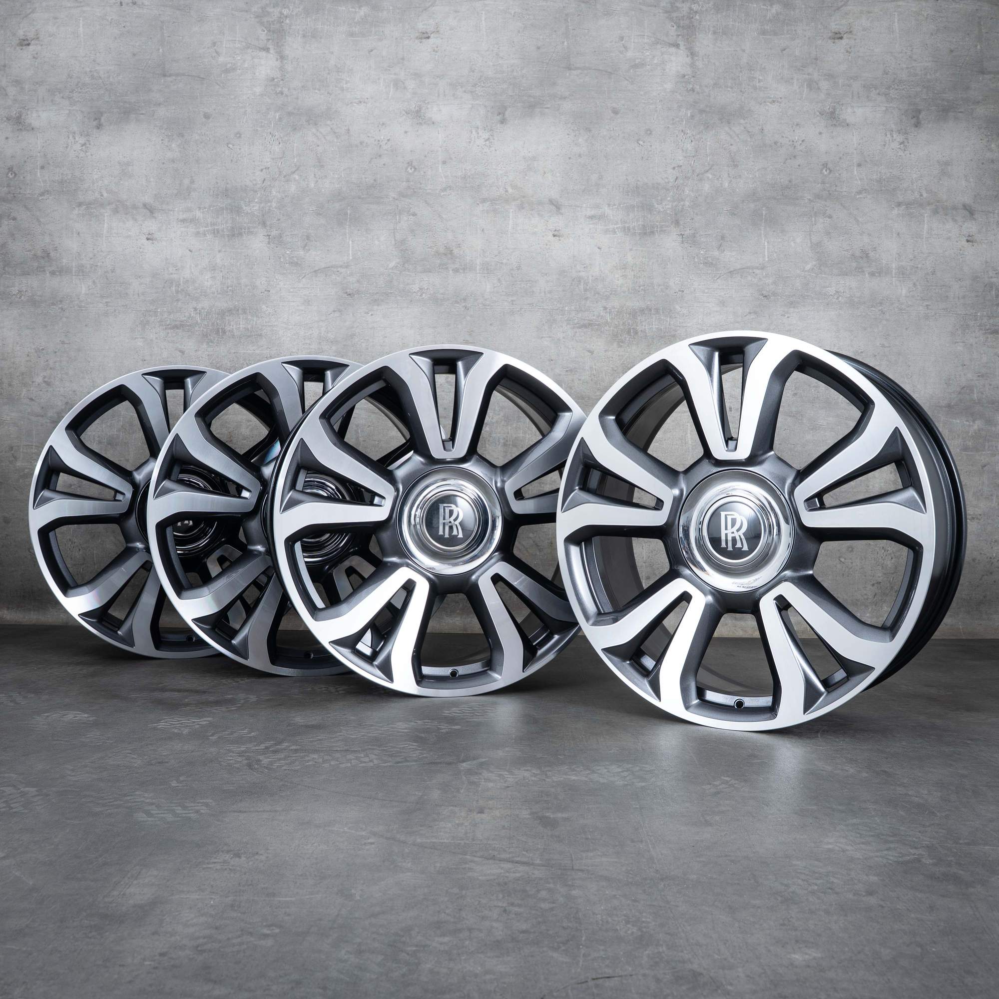 Alkuperäiset RollsRoyce Cullinan vanteet 22 tuuman RR31 6878014 6878025 titaani kiillotettu UUSI