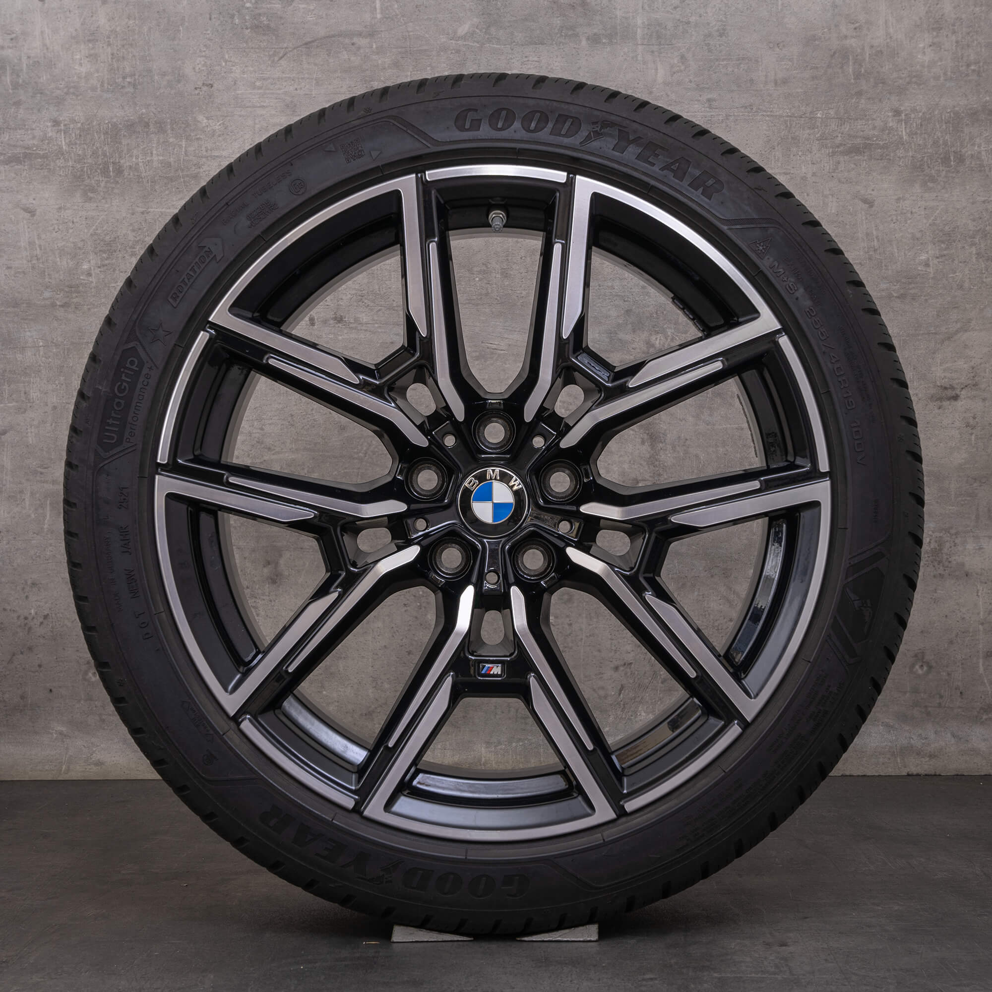 Oryginalne koła zimowe BMW serii 4 i4 19 cali G26 Gran Coupe felgi 8747304 8747305 Styling 859 M jet black Polerowane