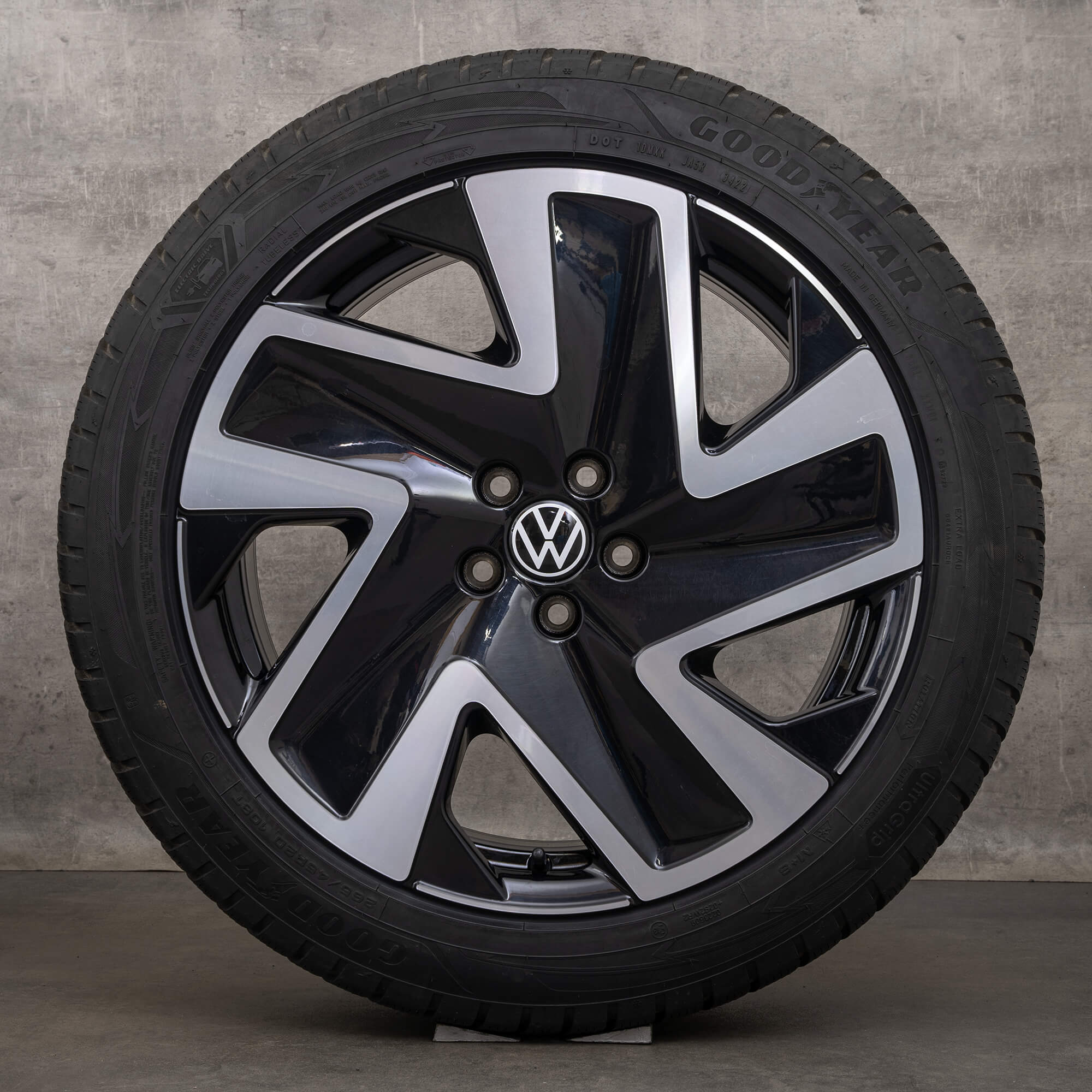 VW ID. Buzz Pro vinterhjul 20-tommers felger vinterdekk Solna aluminiumsfelger