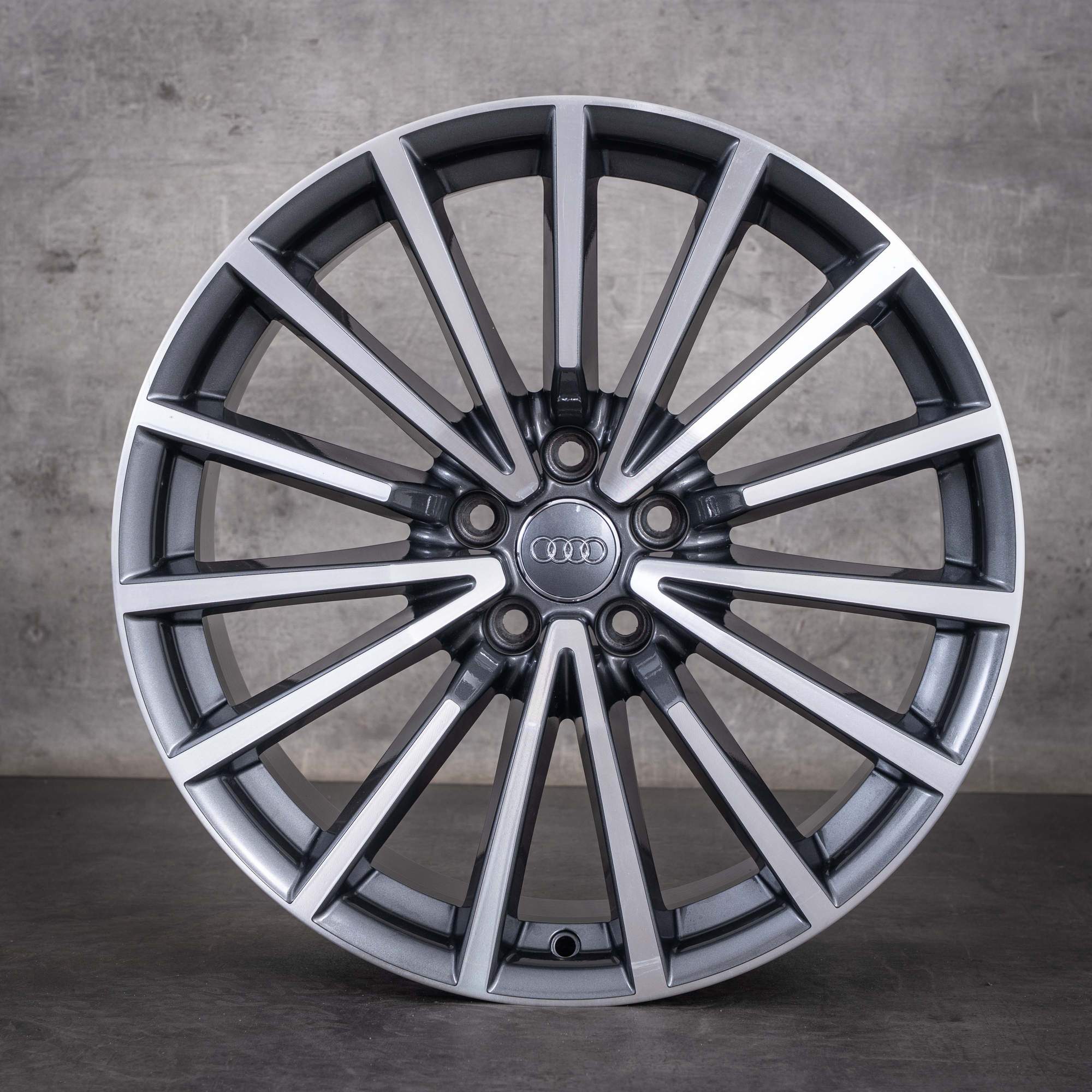 Original Audi A5 S5 Felgen 19 Zoll 8W B9 F5 8W0601025AN titan glanzgedreht