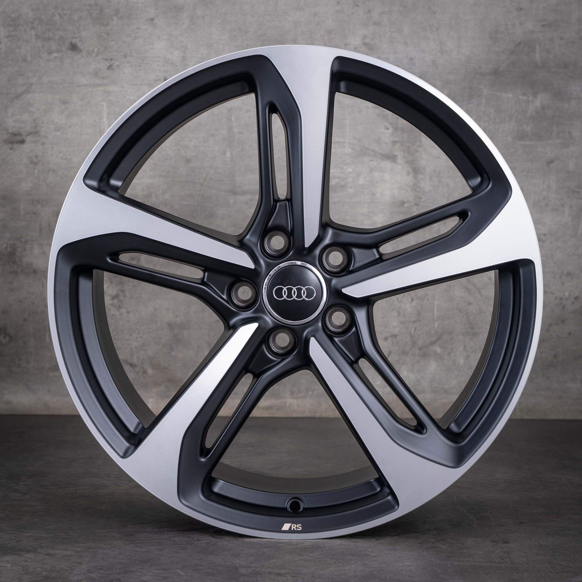 Alkuperäiset Audi TT TTS TTRS -vanteet 19 tuumaa FV 8S 8S0601025T mattamusta diamond cut UUDET