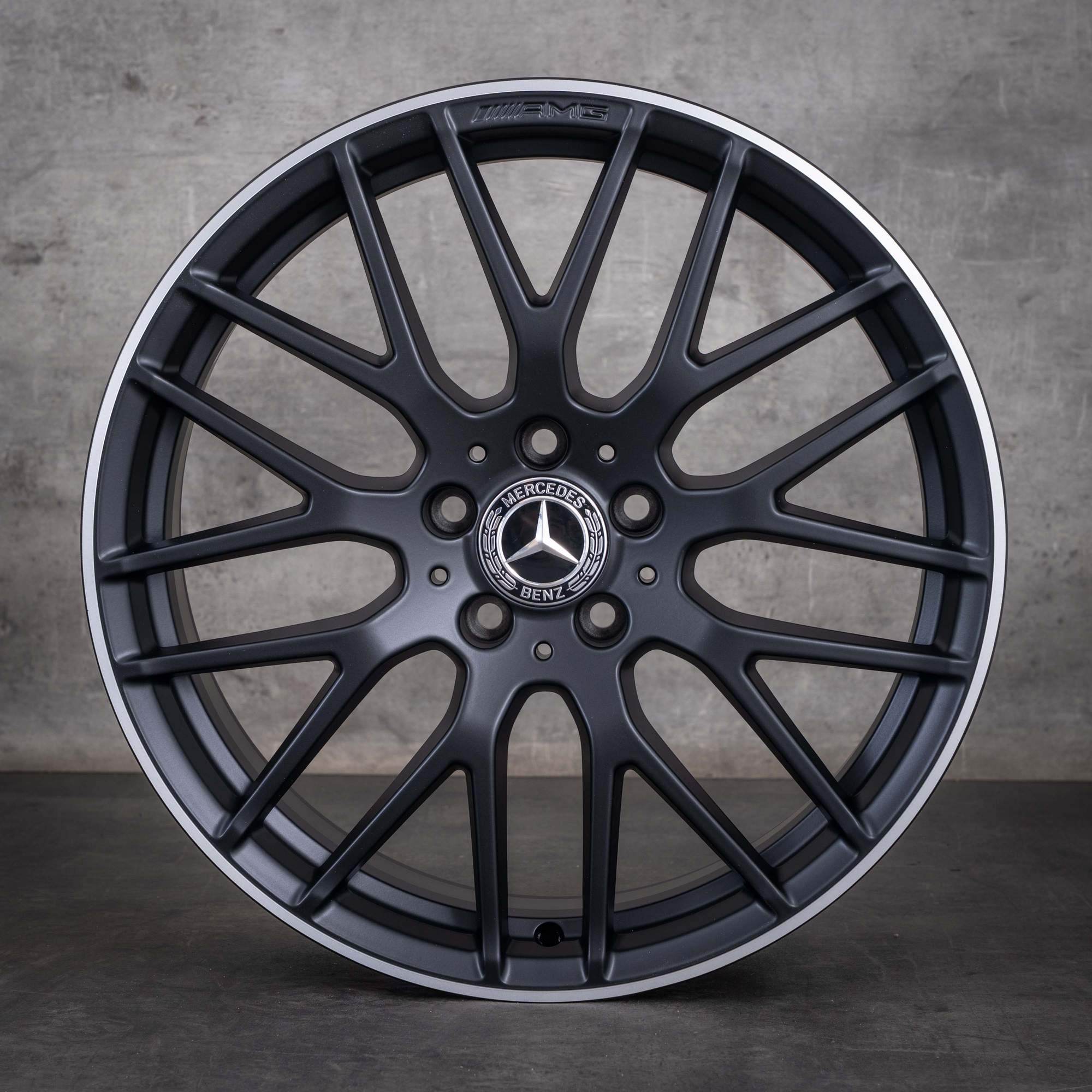 Original Mercedes Benz A-Klasse A45 CLA 45 AMG 19 Zoll W176 C117 X117 Felgen A1764010900 schwarz matt glanzgedreht
