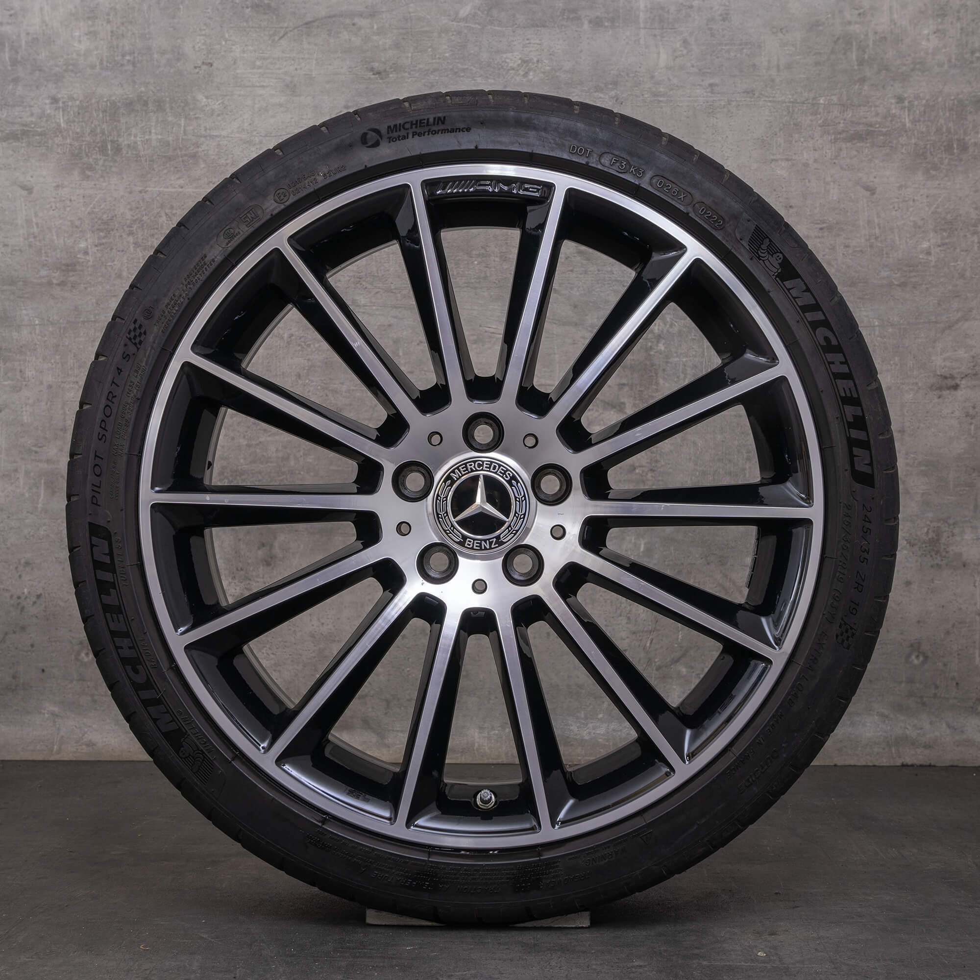 Original Mercedes Benz CLA AMG jante 19 inch C118 X118 anvelope vară A1184010300 negru lucios întoarse