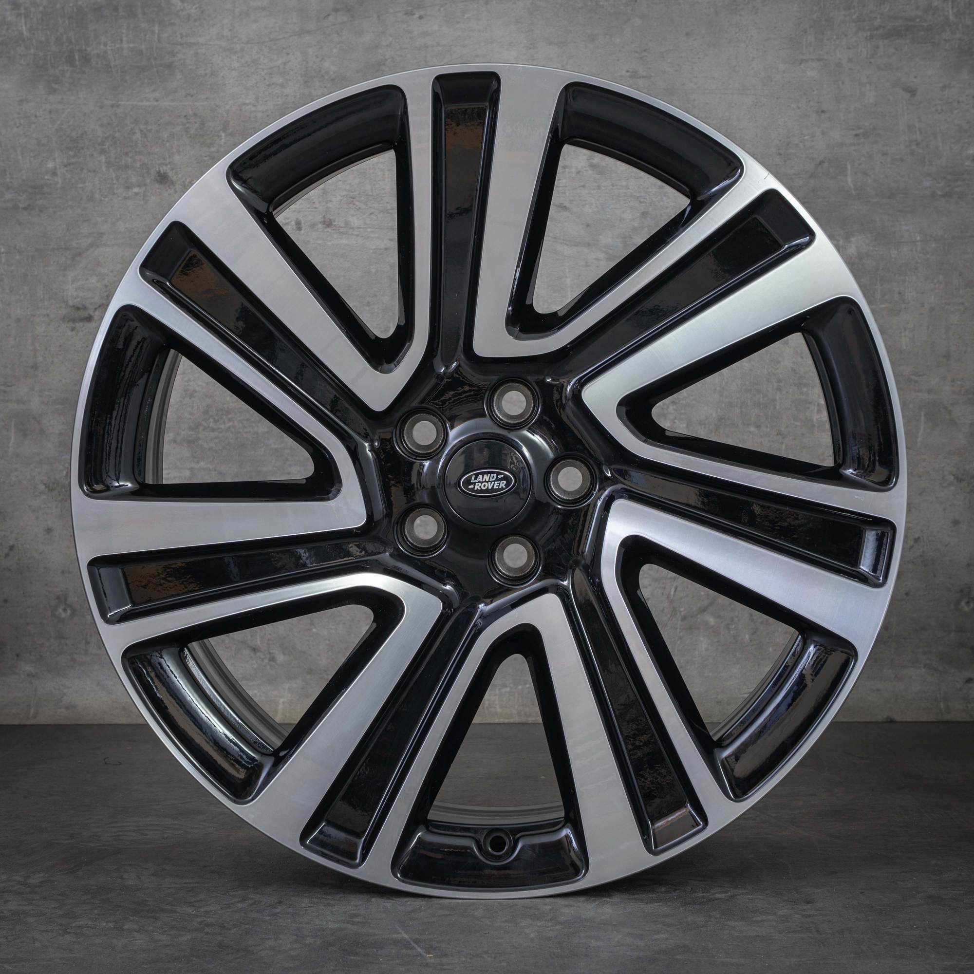 Oryginalne felgi Land Rover Range Sport 22 cale L460 koła letnie N8EM-1007-GA czarne polerowane