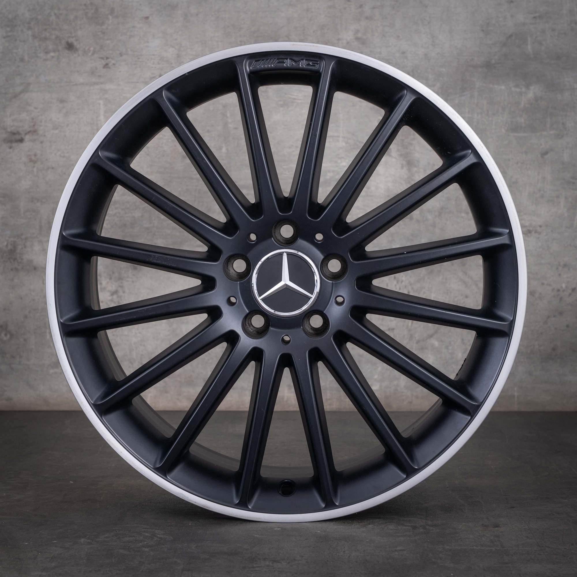 Originale Mercedes-Benz A-Klasse A 45 CLA 45 AMG-fælge 19 tommer W176 C117 X117 A1764010502 sort mat med diamond cut-kant