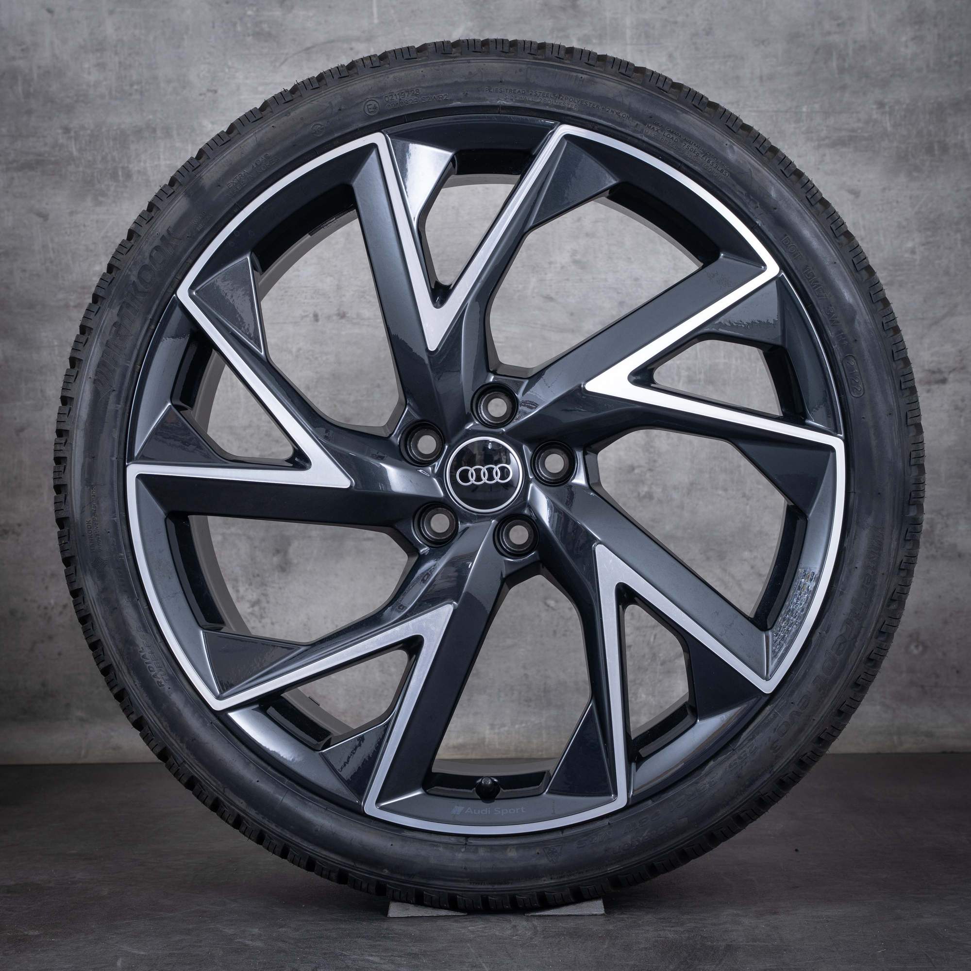 Aidot alkuperäiset Audi RS Q3 talvirenkaat 21 tuuman F3 vanteet Trigon 83A601025AE graniitti kiillotettu