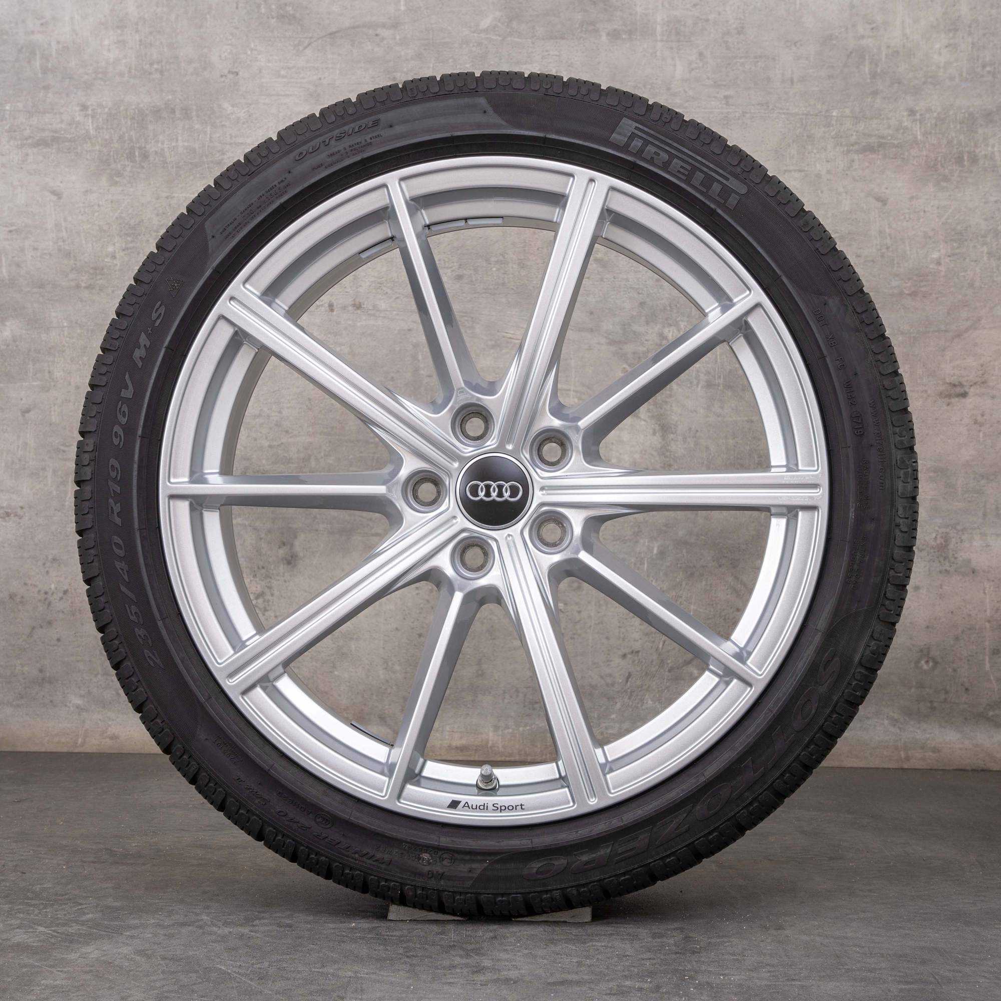 Original Audi RS4 RS5 vinterhjul 19 tum B9 8W fälgar 8W0601025CP stjärndesign silver