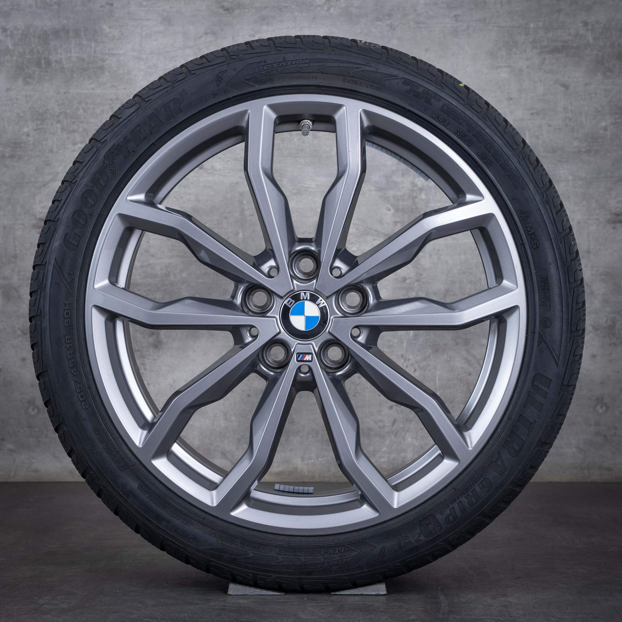 Originais BMW X1 X2 jantes e pneus inverno 18 polegadas F48 F39 styling 771 M 6877550 orbit grey glossy