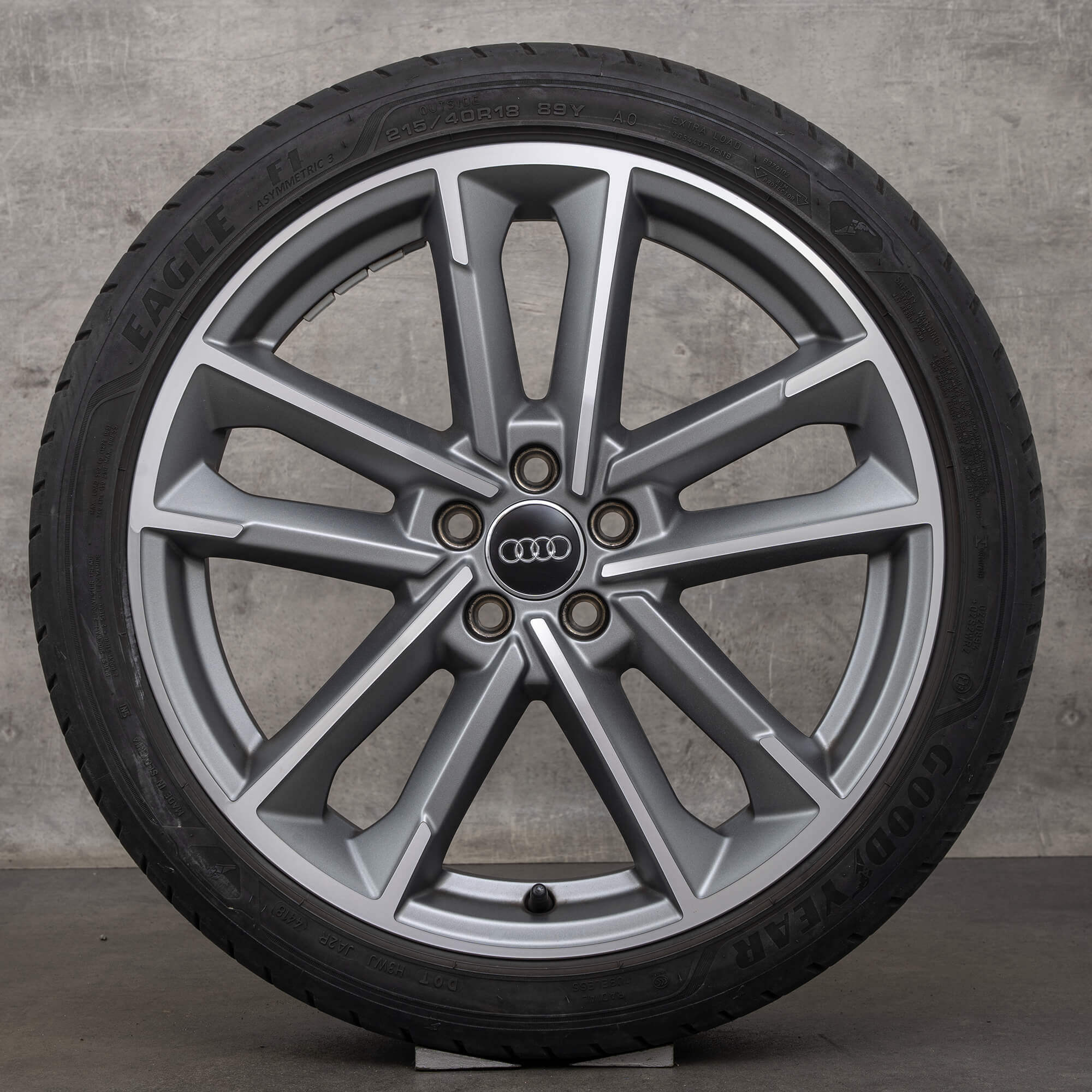 Audi A1 II GB pneus été d'origine jantes 18 pouces roues 82A601025AF