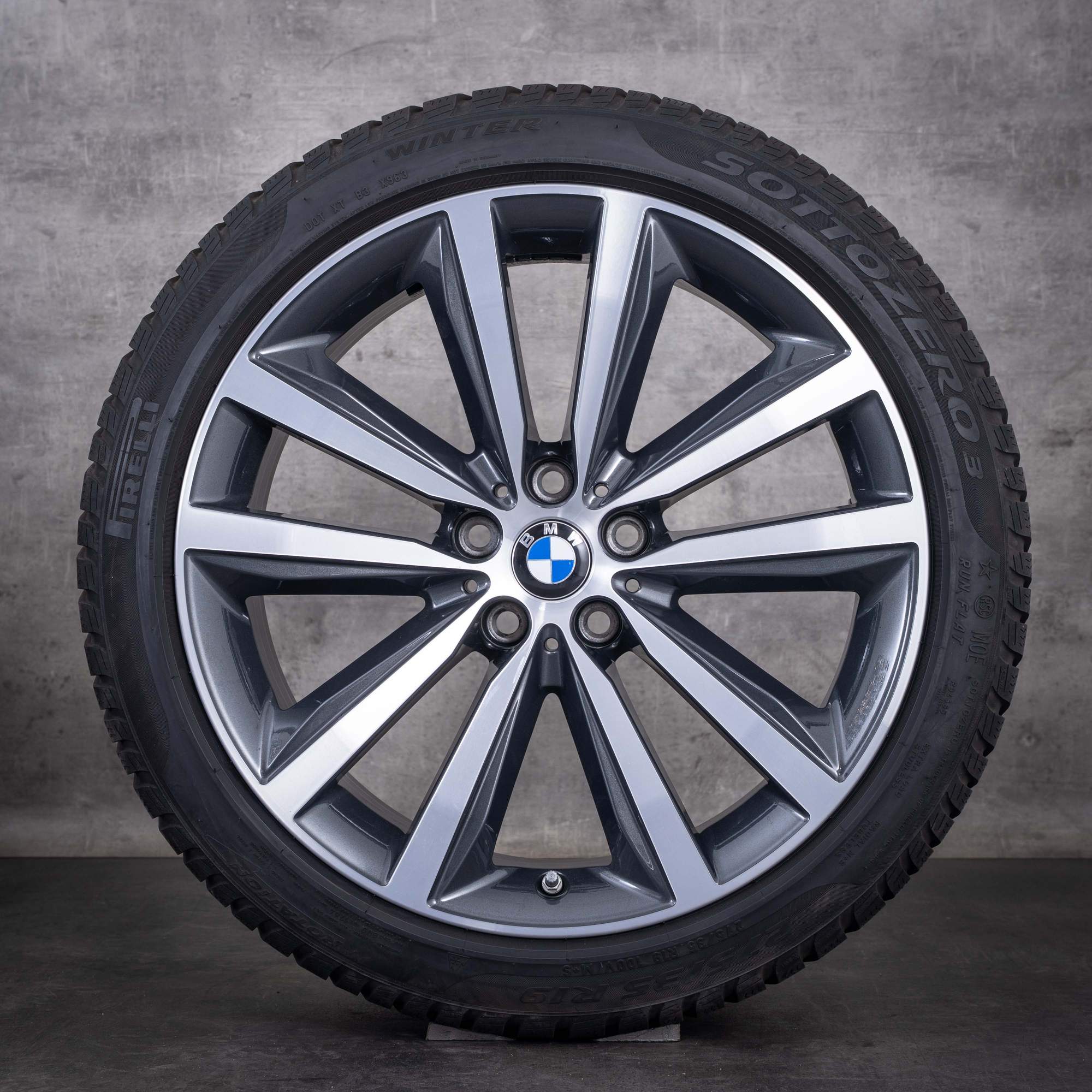Original BMW 8er Winterräder 19 Zoll G14 G15 G16 Felgen 6884202 6884203 Styling 733 midnight grey glanzgedreht
