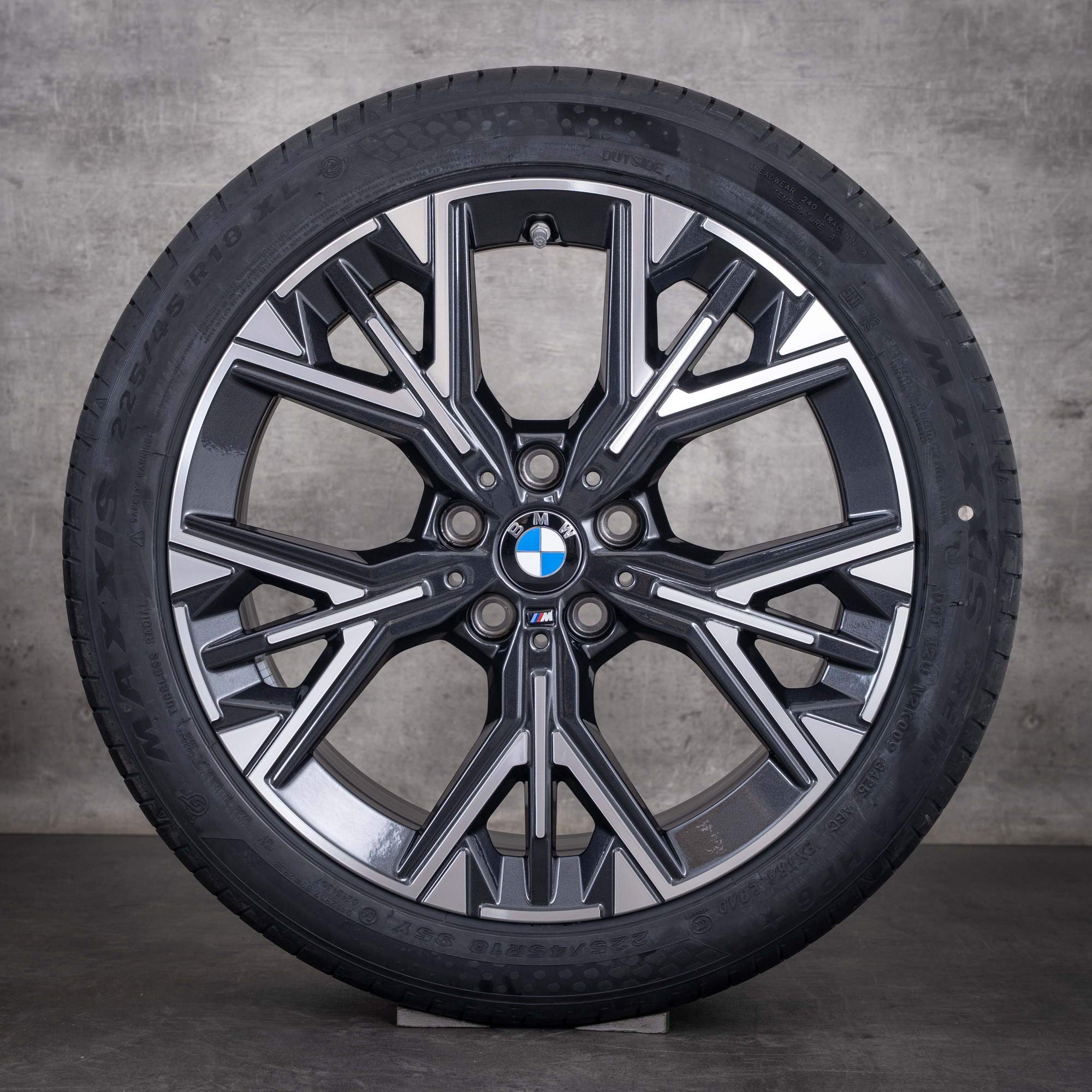 Originální disky BMW řady 1 a 2 18 palců F70 F74 Gran Goupe letní kola styling 975 5A35E68 midnight grey diamond cut