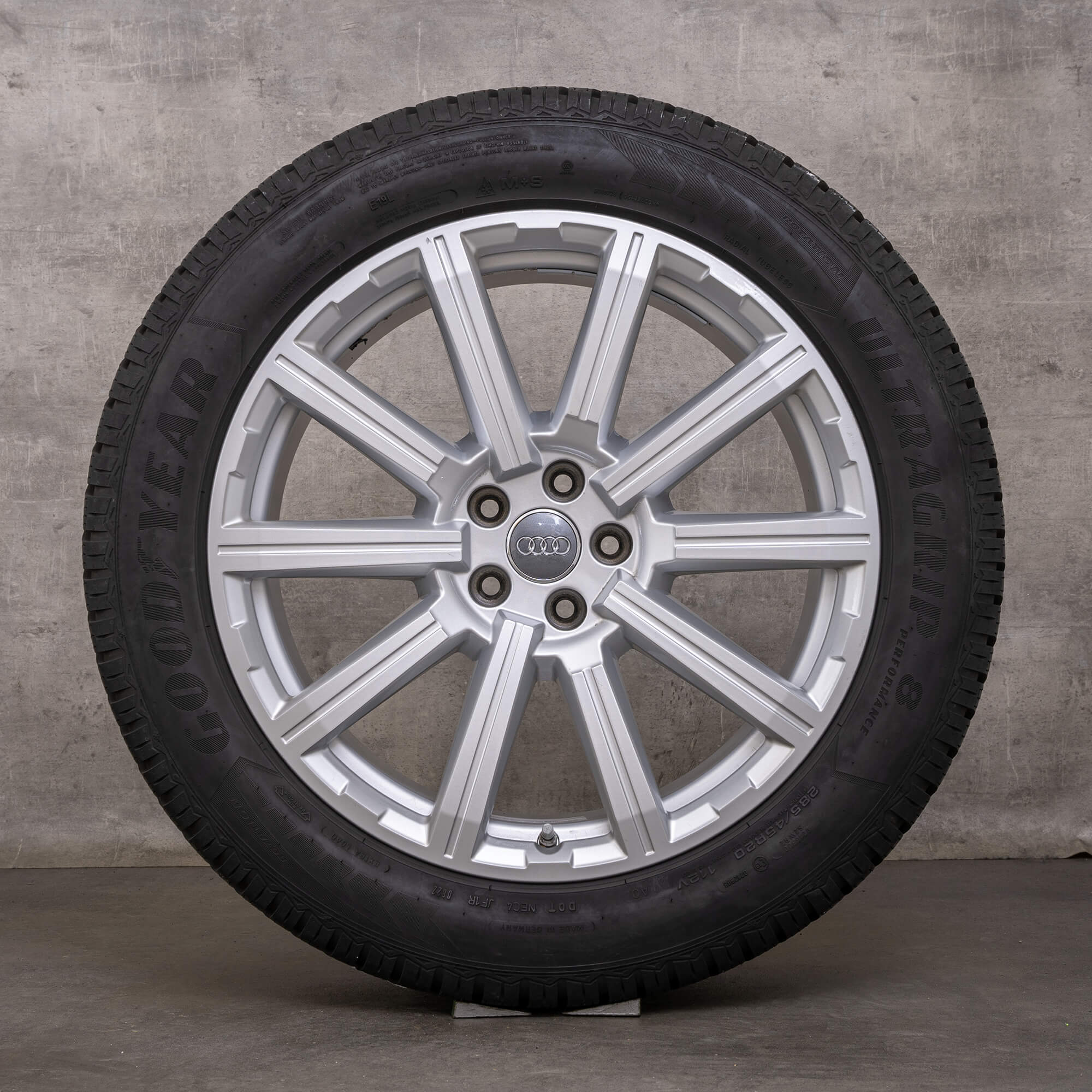 Oryginalne koła zimowe Audi Q7 SQ7 20 cali 4M felgi 4M0601025AE srebrne