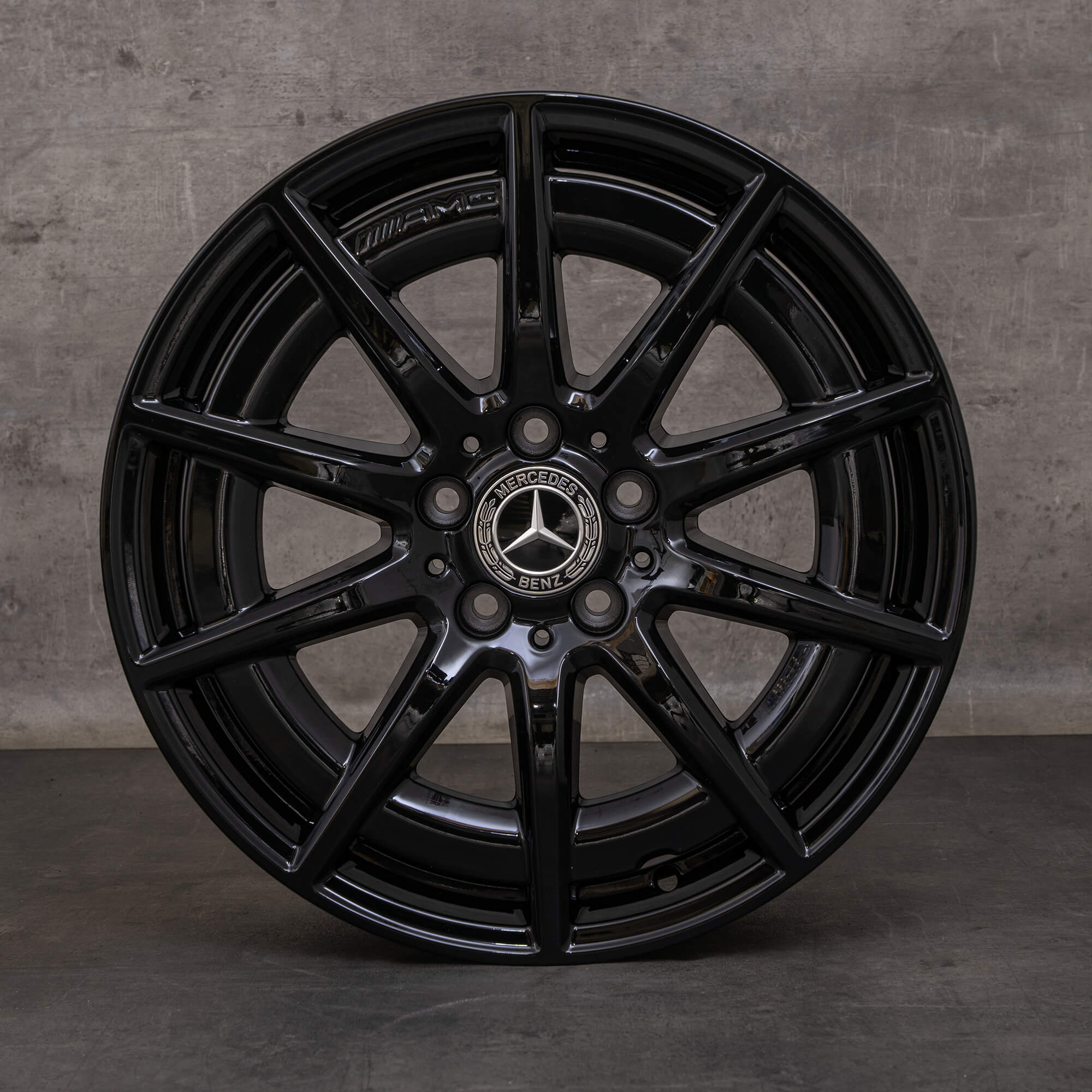 Alkuperäiset Mercedes Benz C-sarjan C43 AMG talvirenkaat 18 tuuman W206 S206 vanteet A2064012100 musta kiiltävästi